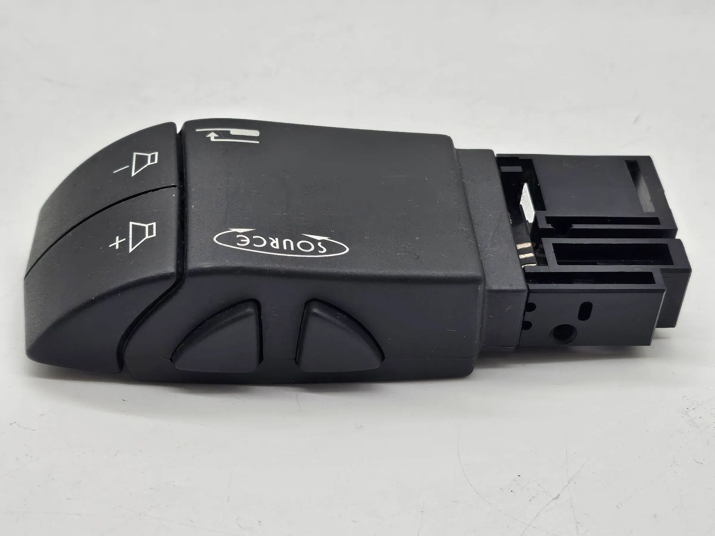 Original RENAULT LAGUNA II (BG0/1_) 2.2 DCI Comando de Rádio Manual 7701049643