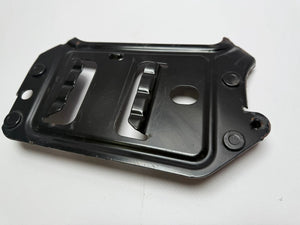 純正OpelコルサCコンボECU取付ブラケット GM 13105431