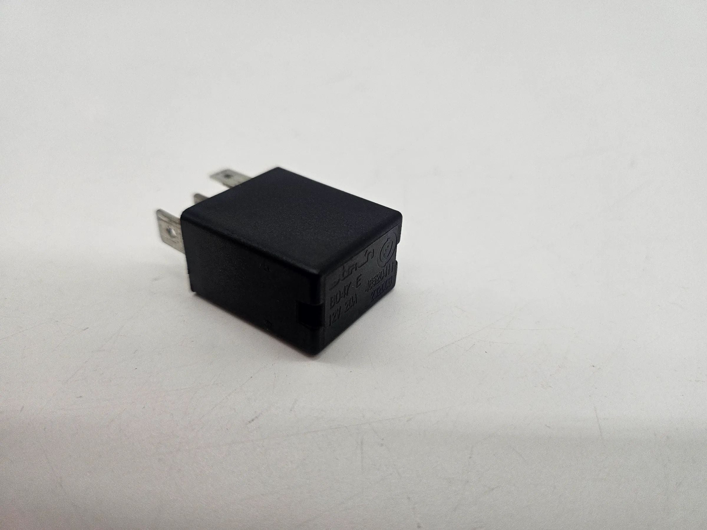 Original Alfa Romeo 147 (937) Relais de travail relais de contact NOIR 4652041