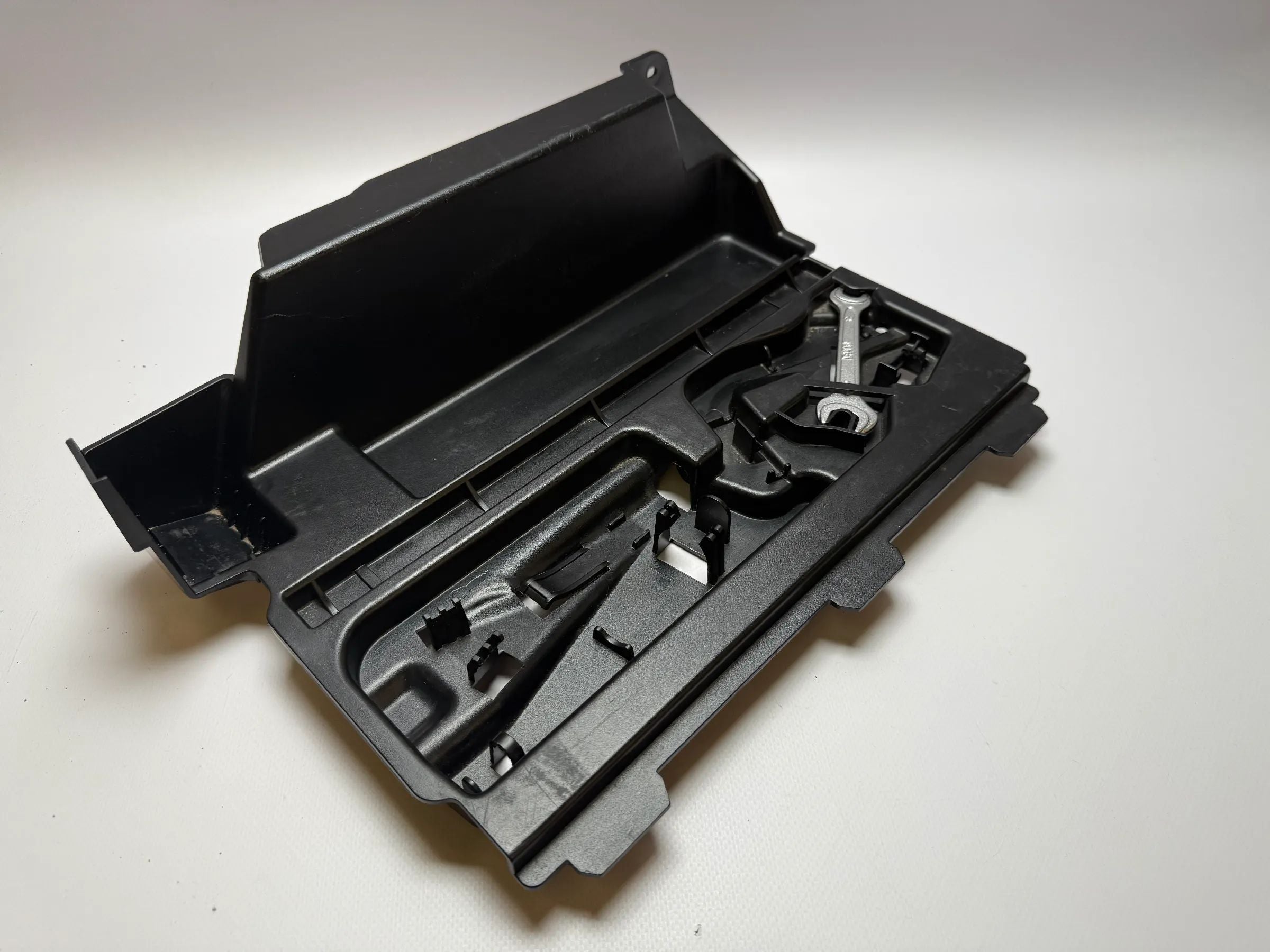 Оригинальный кронштейн держателя треугольника BMW E91 Touring инструмент 5147714185907 Auto-veritas