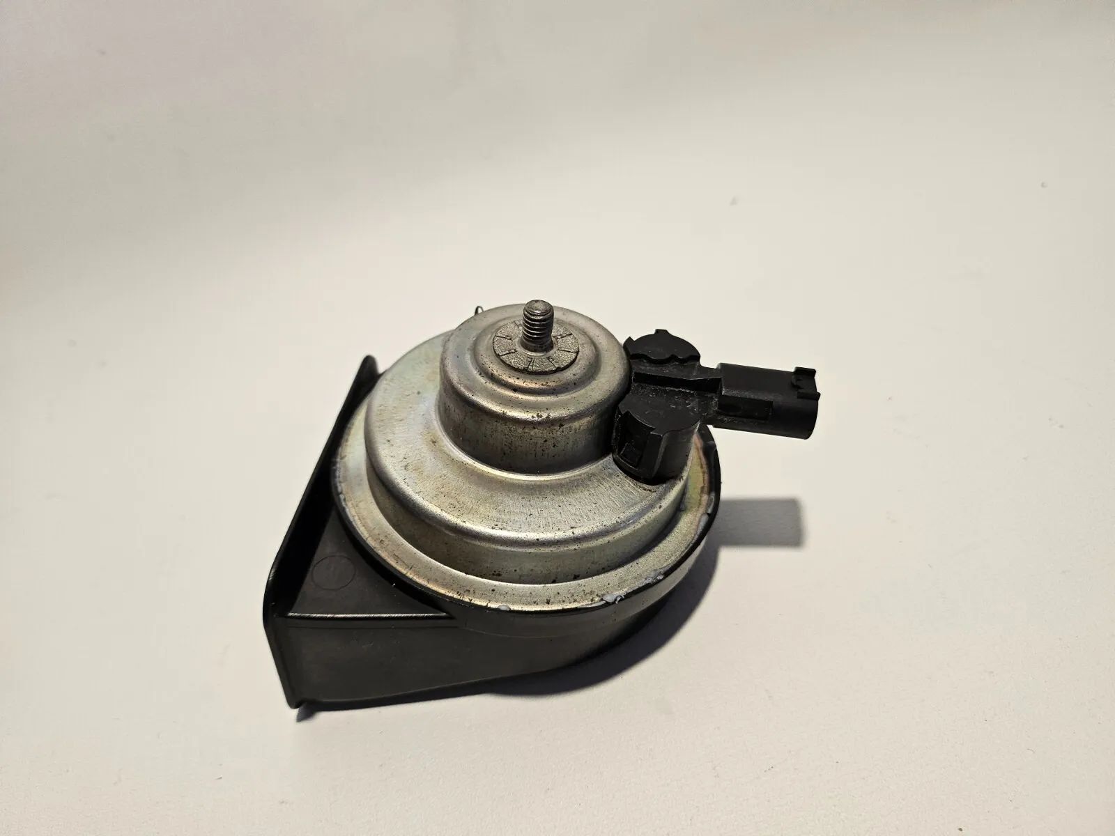 oryginalny sygnał dźwiękowy klakson wysokotonowy BMW 3 E90 320 i 7159422 2.00 Benzyna 125kw 2010