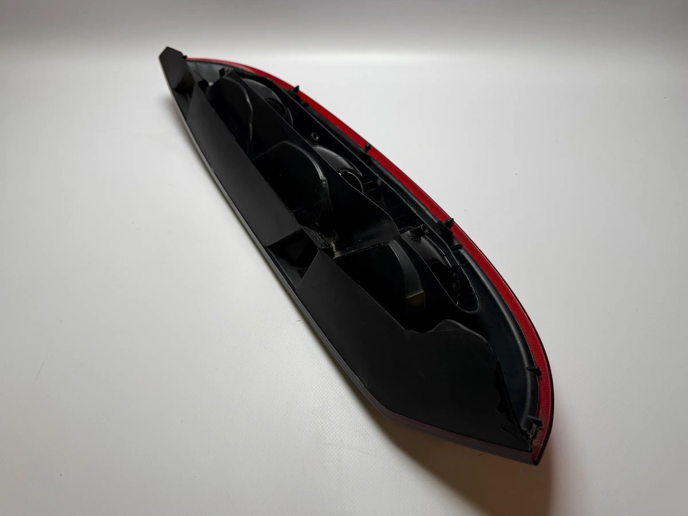 อะไหล่แท้ Opel Corsa C X01 ไฟท้ายขวา Valeo 09114337 / 89302181