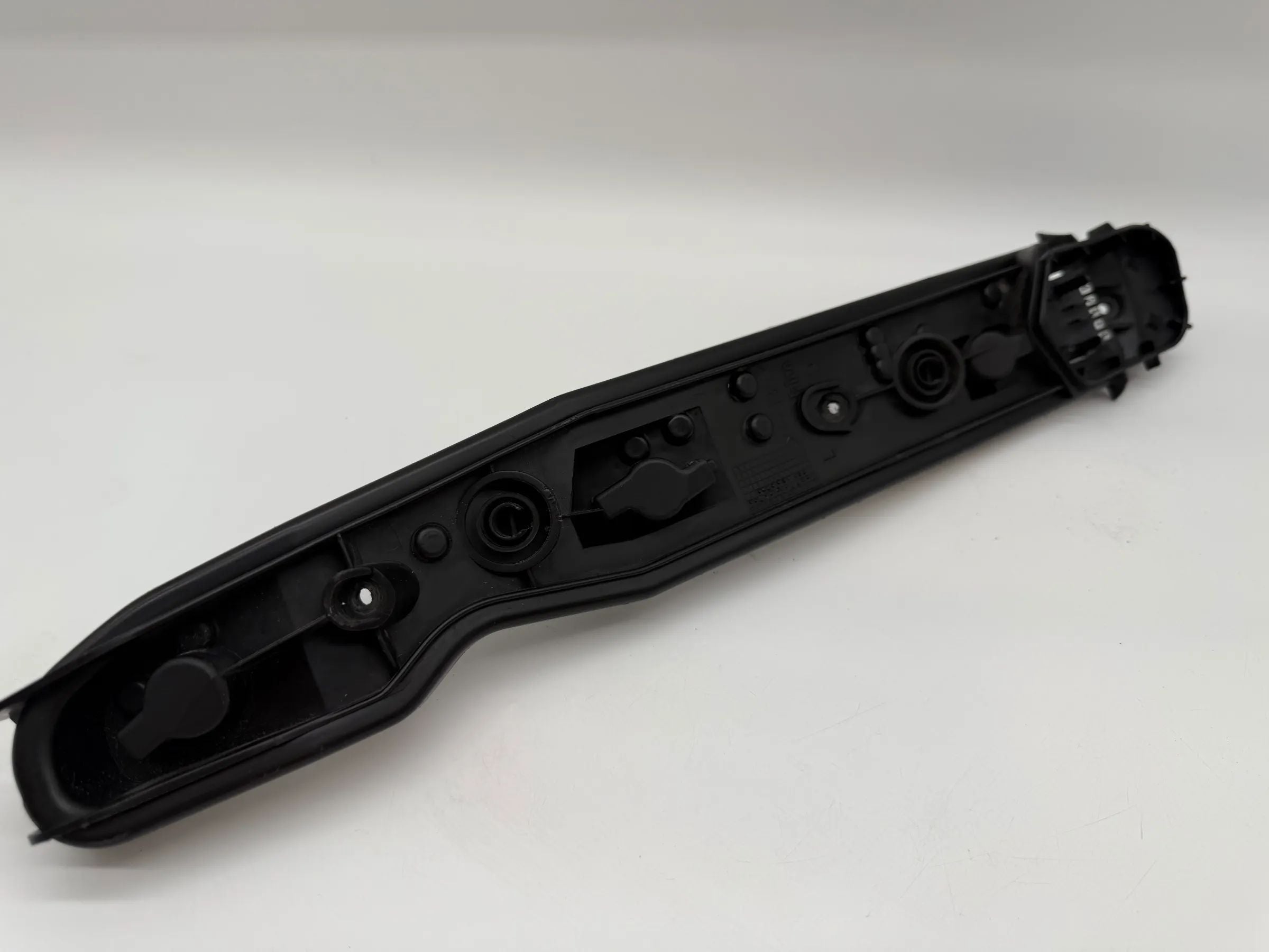 อะไหล่แท้ Opel Corsa C ไฟท้าย ด้านซ้าย พร้อมขายึด Valeo 09114336