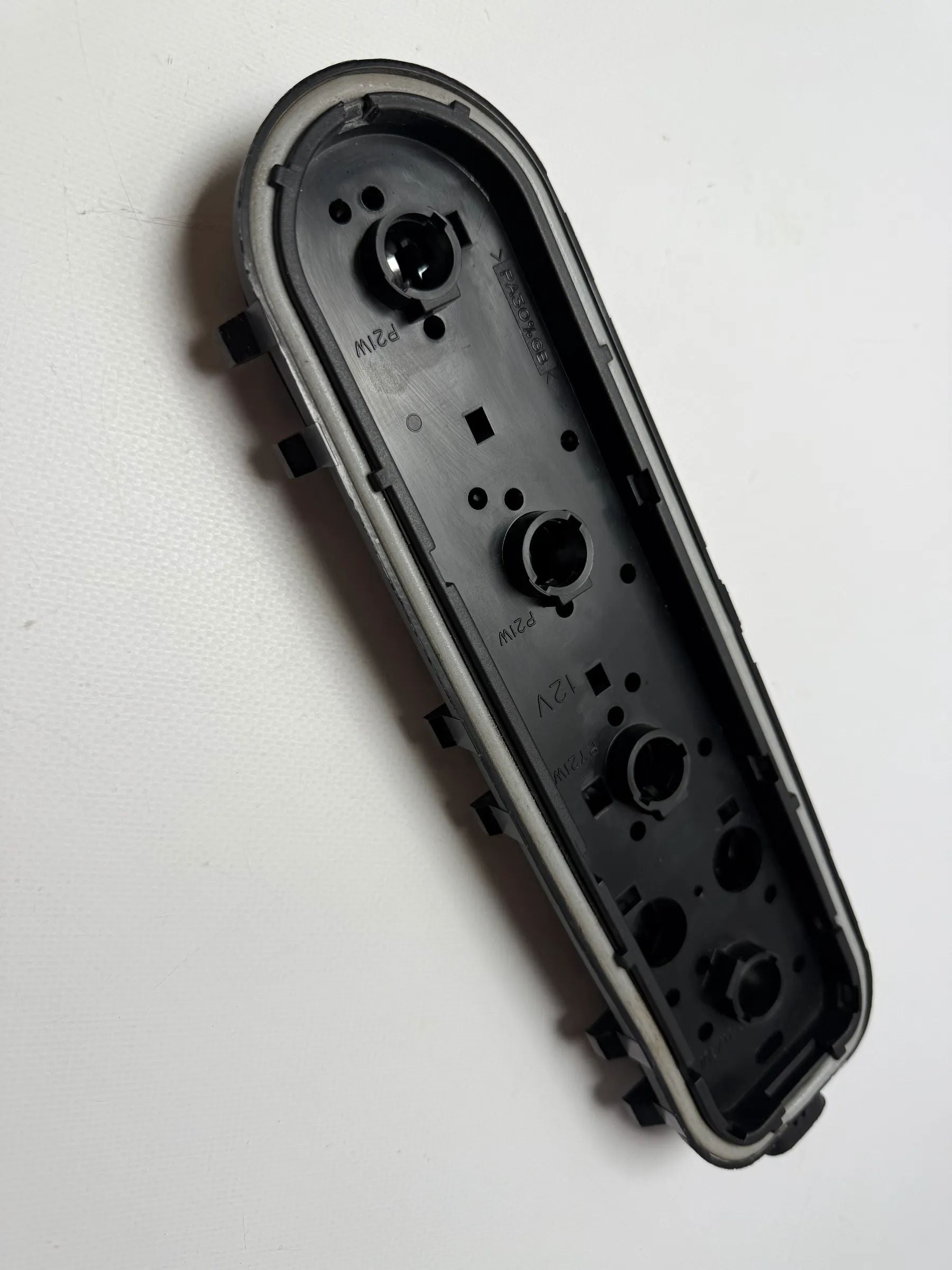 Original GM Pontiac Montana Chevrolet Venture lamp holder Britax 12335926 