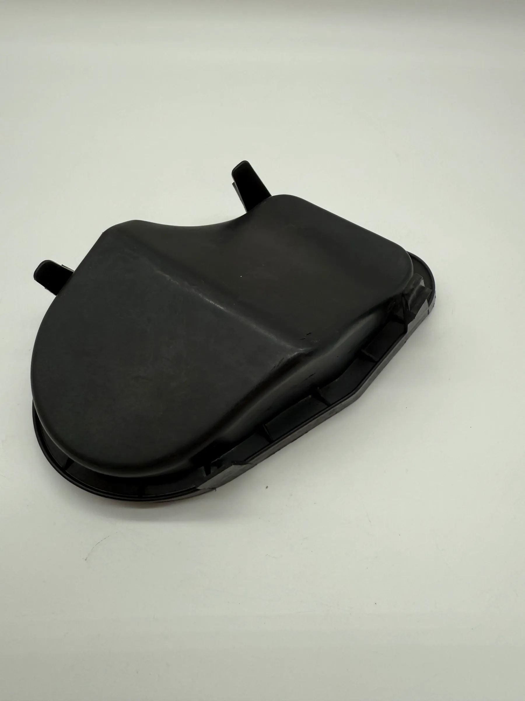 Ford Focus 2002 Left Headlight Cover 304311157L OLT6657 