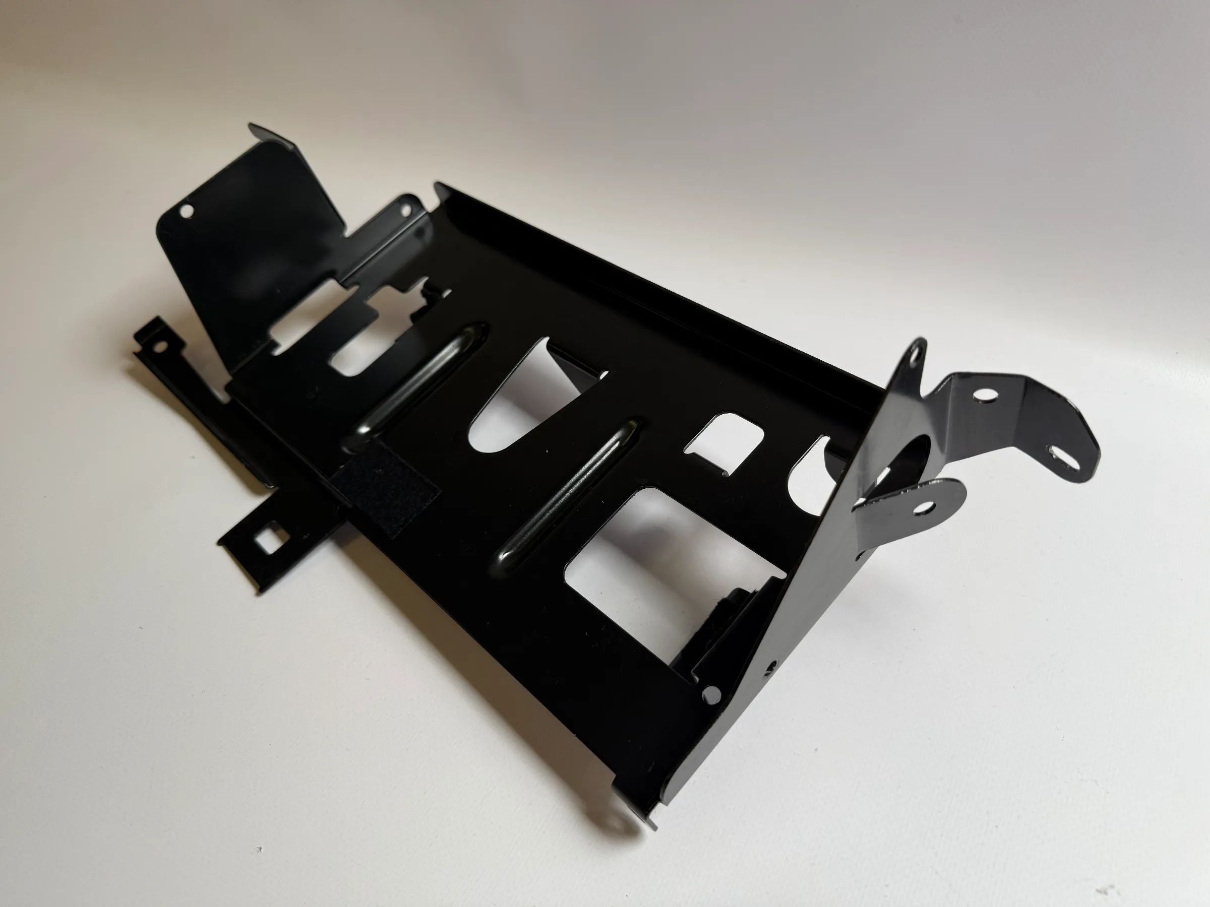 Orijinal Audi A3 / A4 CD Değiştirici Tutucu 1996-2000 8D9 035 111 APE