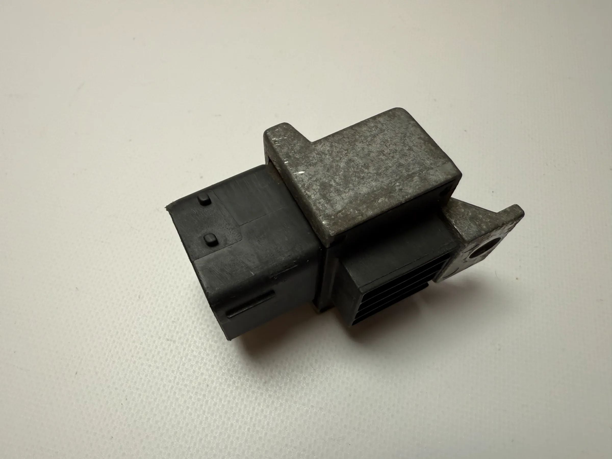 純正Renault Laguna Twingo グロープラグリレー抵抗 Nagares 9640469680-A