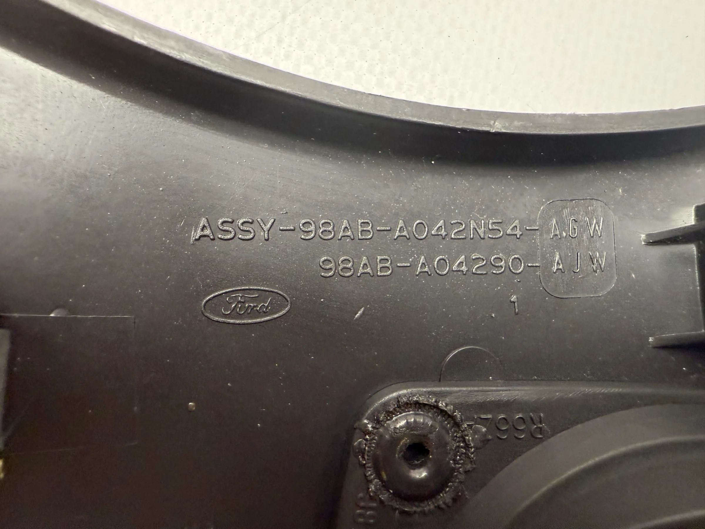 Original Ford Focus 1 Revestimento da Saída de Ar do Ventilador 98ABA042N54AGW