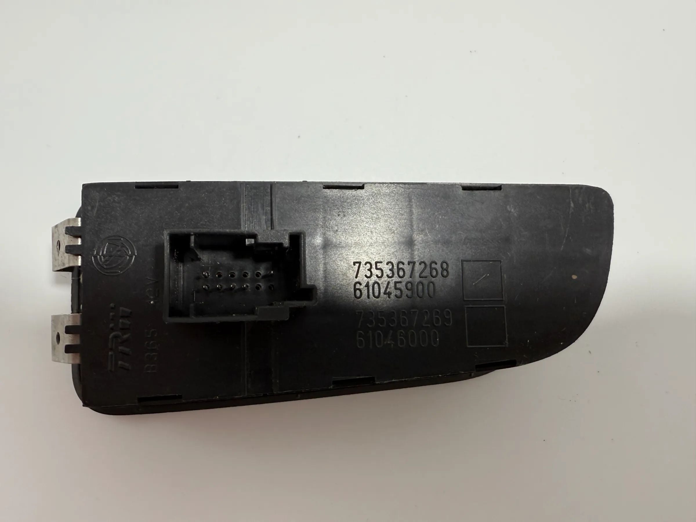 อะไหล่แท้ Fiat Punto 199 2009-2011 สวิตช์ปรับระดับไฟหน้าซ้าย หมายเลข 735367268