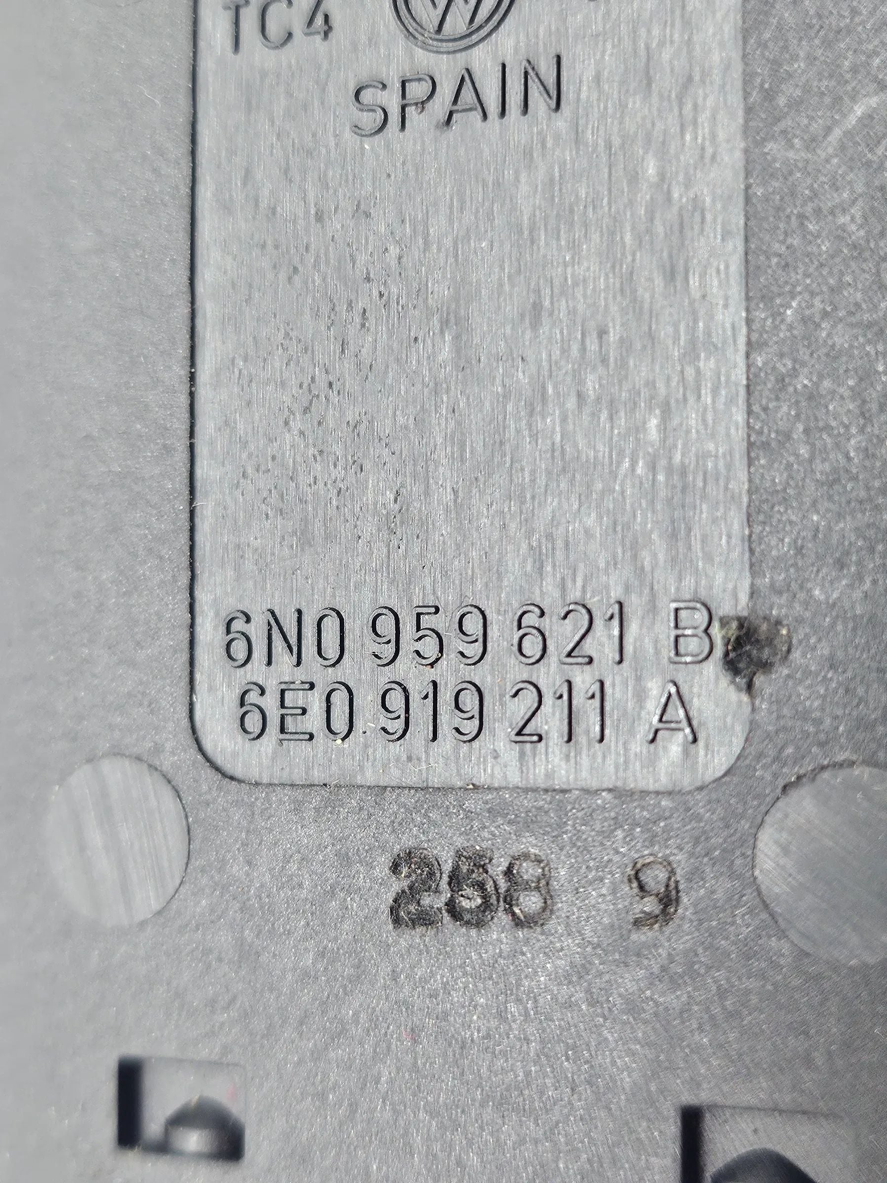 Original VW LUPO rear window heating switch 6N0959621B 