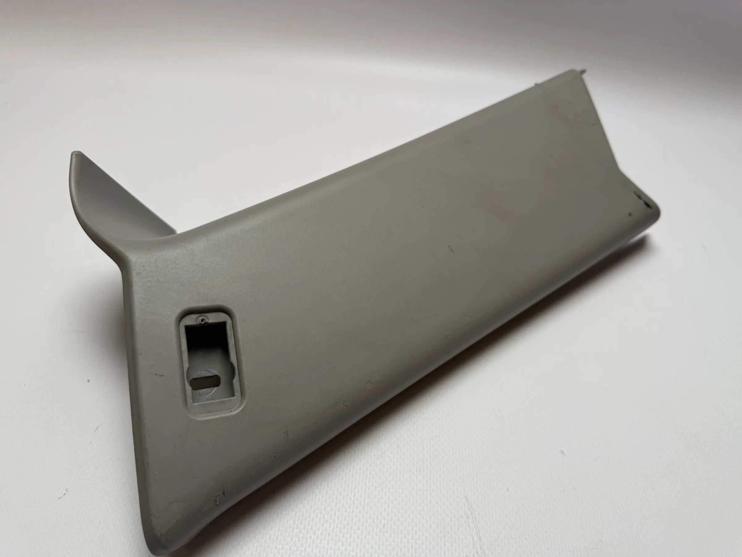 Оригинальная правая накладка стойки C BMW E91 51437117476