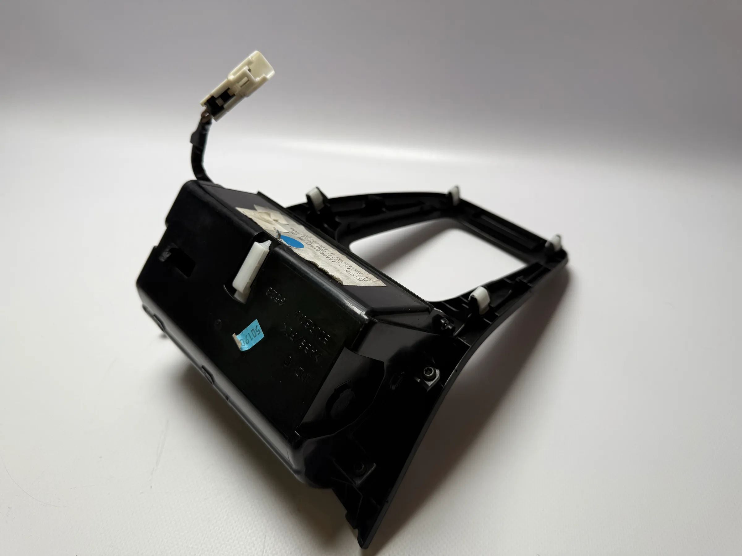 Toyota Avensis  2006 Mittelkonsole Aschenbecher Bourbon 8528