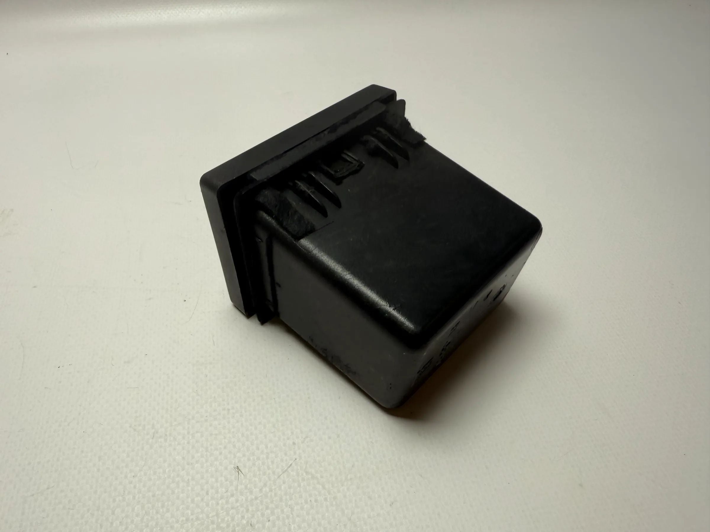 Originele OPEL OMEGA B CARAVAN opbergvak opbergdoos 90458845