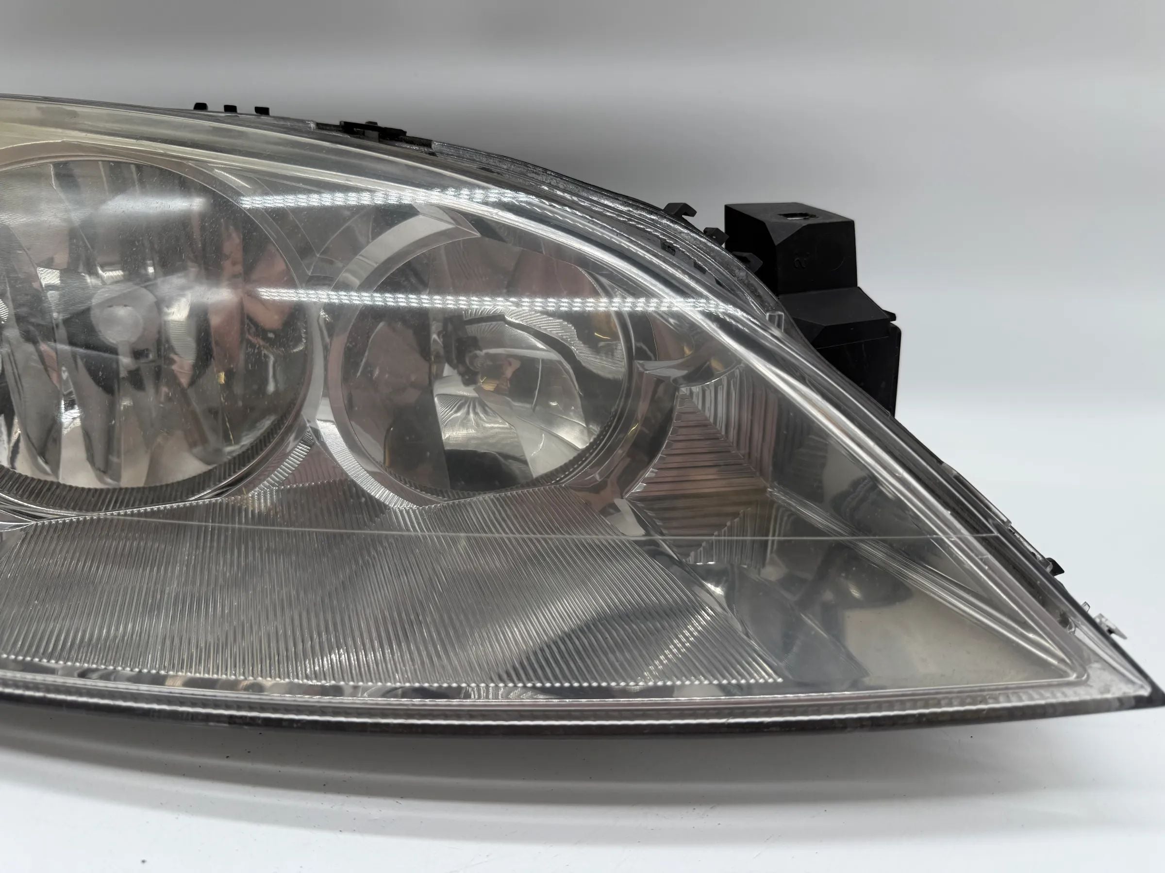 Original headlight Ford Mondeo III Mk3 1S7113005AK Right 
