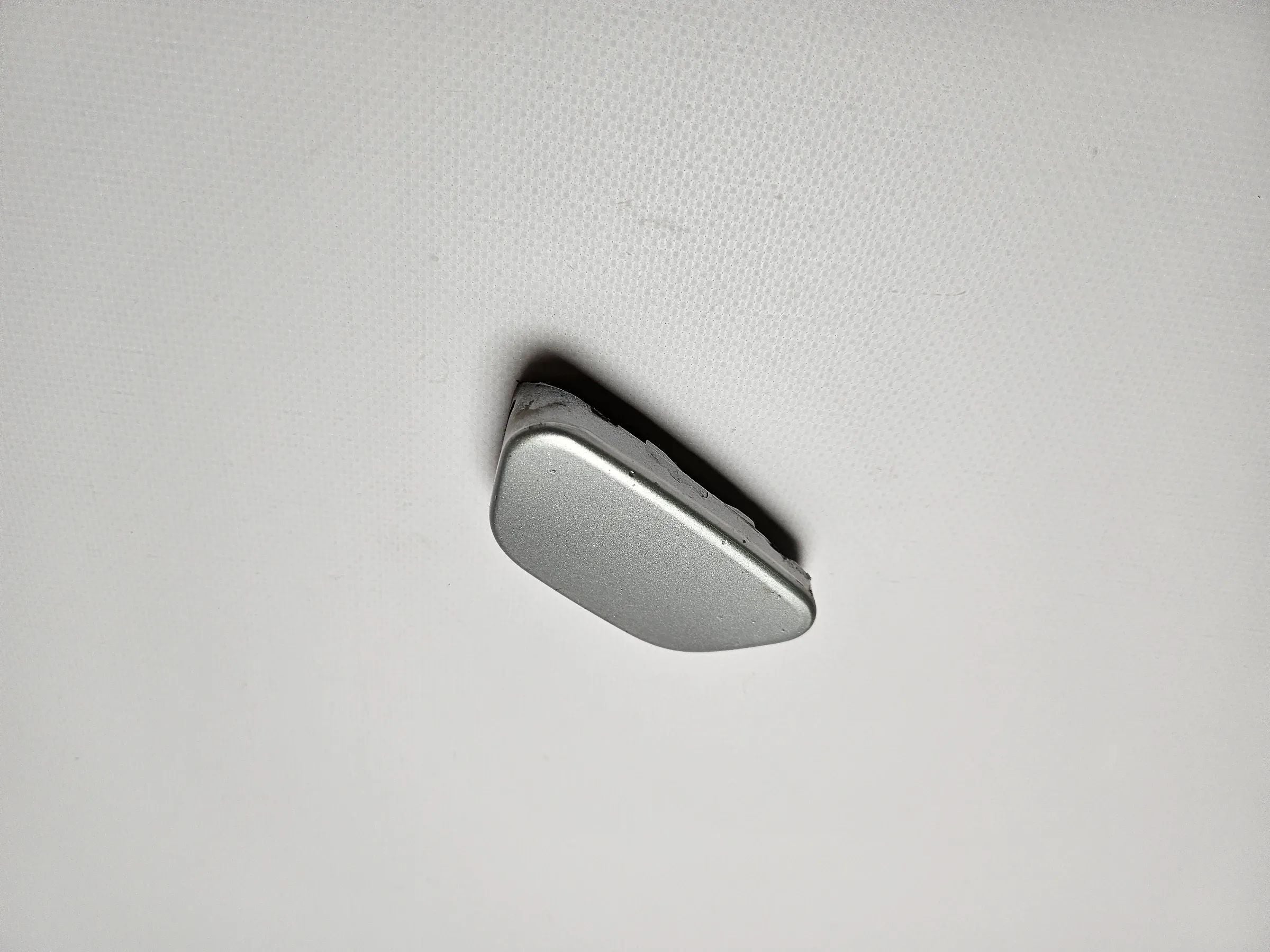 Original Mercedes W210 Klappe / Deckel Düse SWA linkls  silber A2108260977