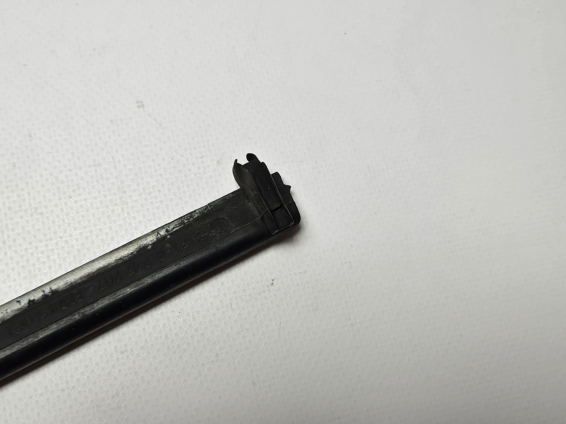 Originele BMW E39 deksel scharnier links 51718215267