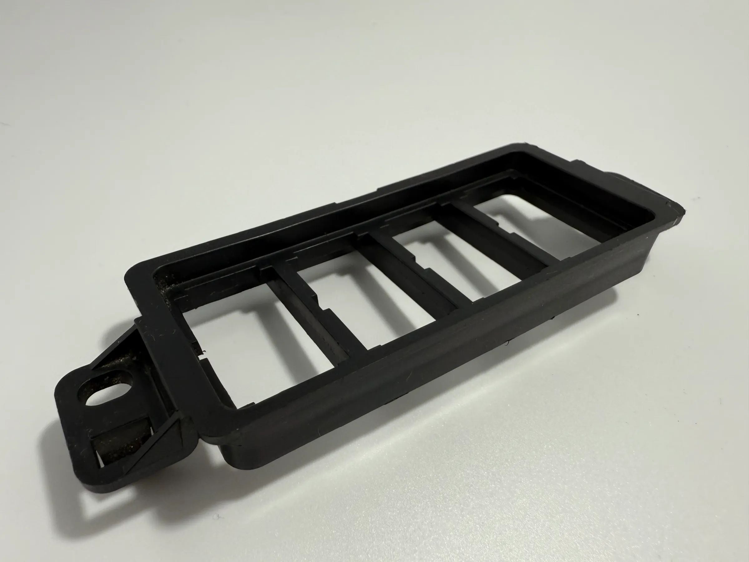 อะไหล่แท้ Mazda Premacy 1.9 CP / 323 แผงสวิตช์ ปุ่ม Stanley