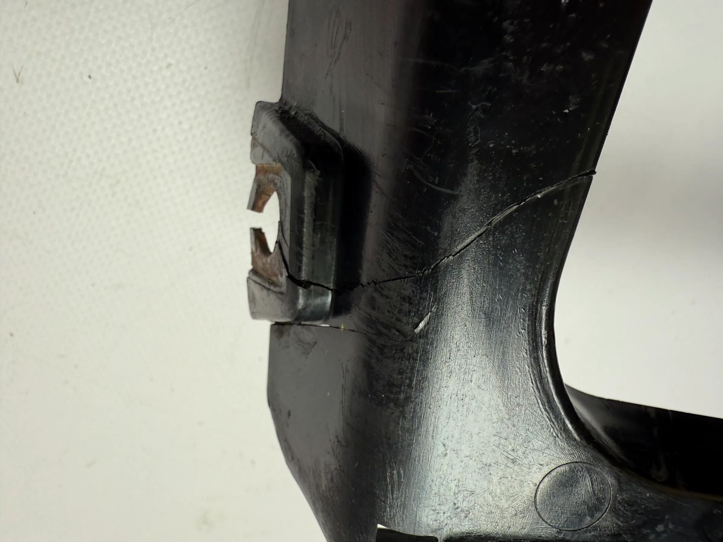 Оригинальный держатель бампера BMW E90 / E91 правый 51127127716