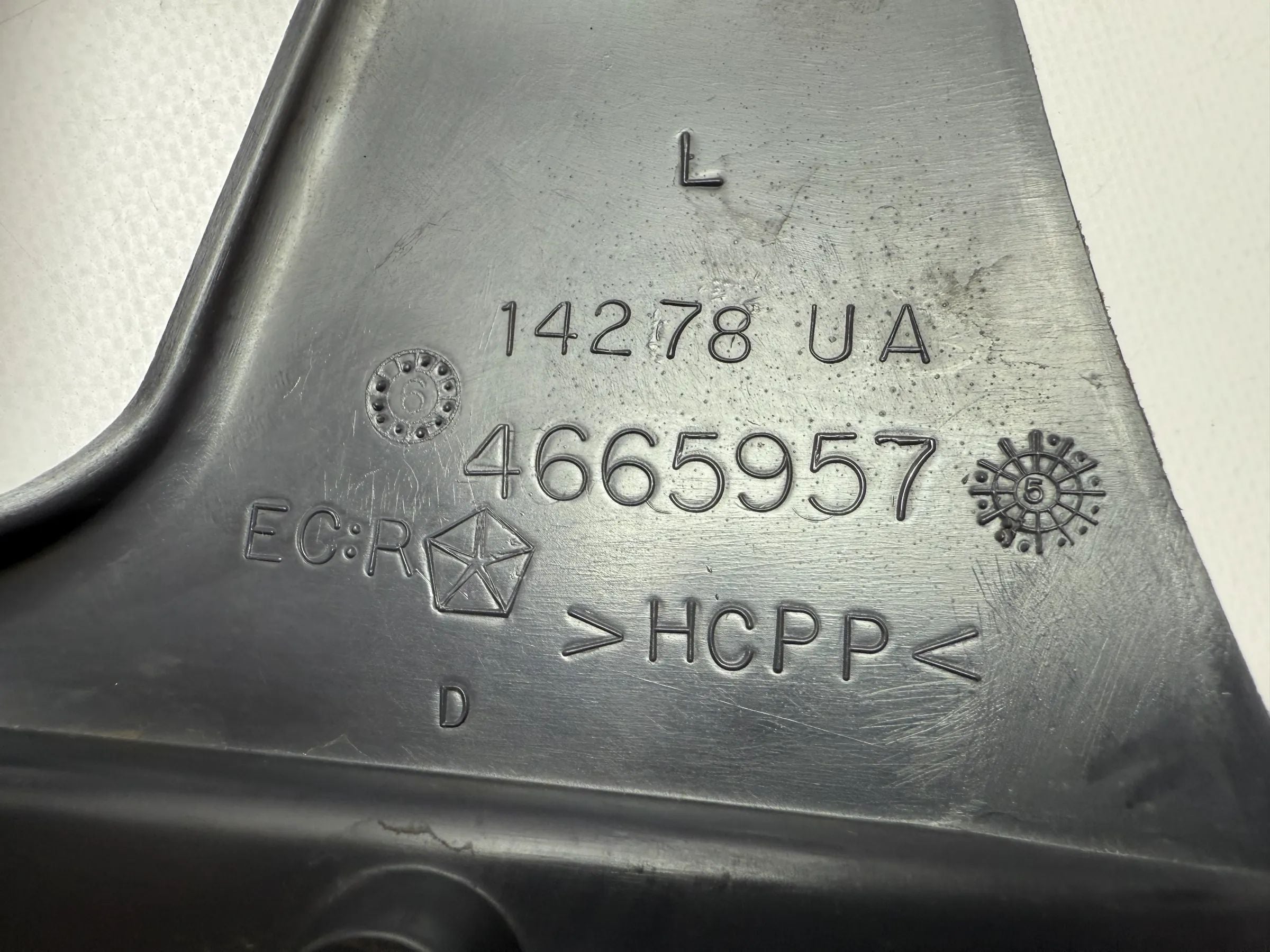 Original Chrysler Cirrus SEBRING LH Panel Samping 4665957 / 14278UA