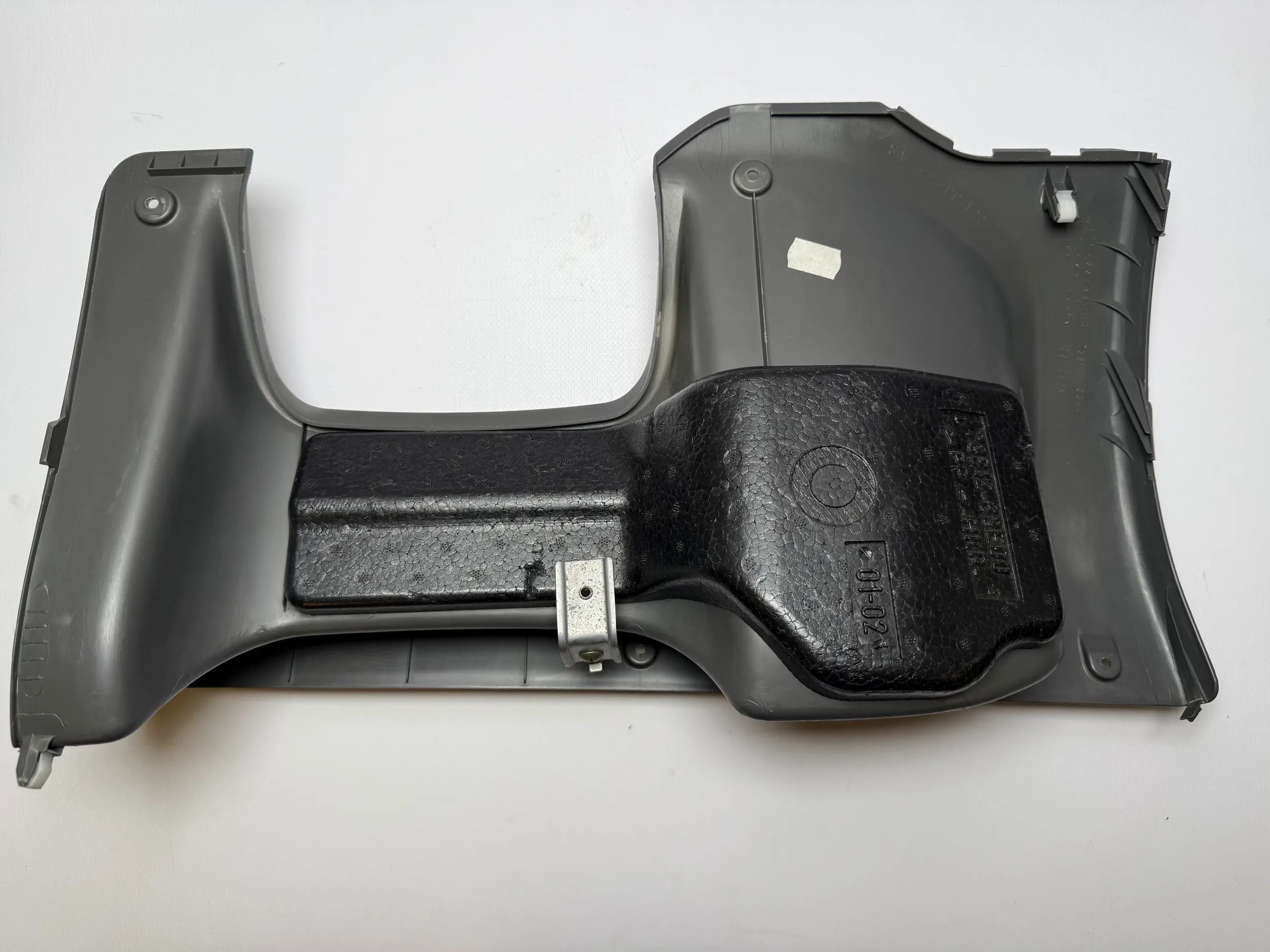 Vano portaoggetti console centrale con supporto senza viti 7381283E00 Opel Agila 1.0 12