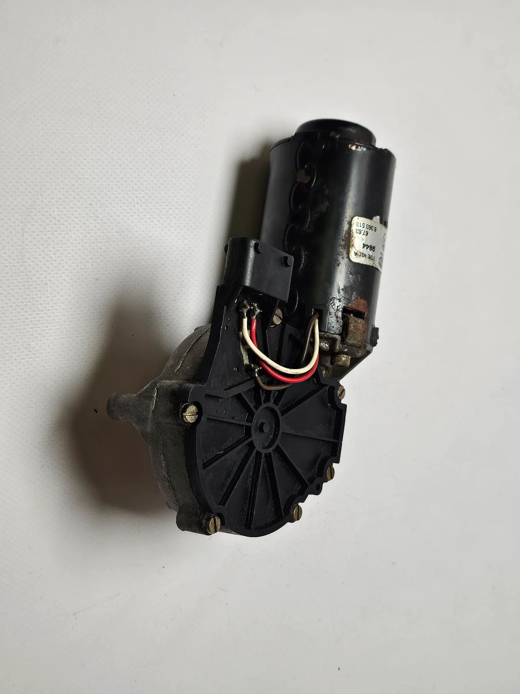 Оригинальный мотор стеклоочистителя передний BMW 3 серии E36 8363513