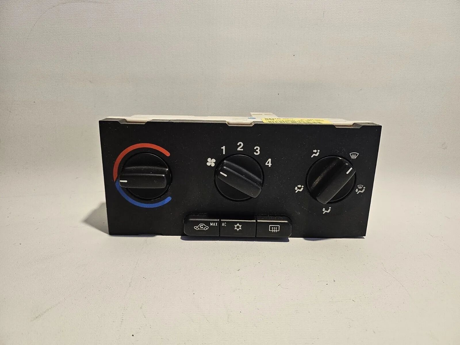 Оригинальный привод отопителя Опель Астра 1.6 Караван G 90673 с гарантией 12 месяцев