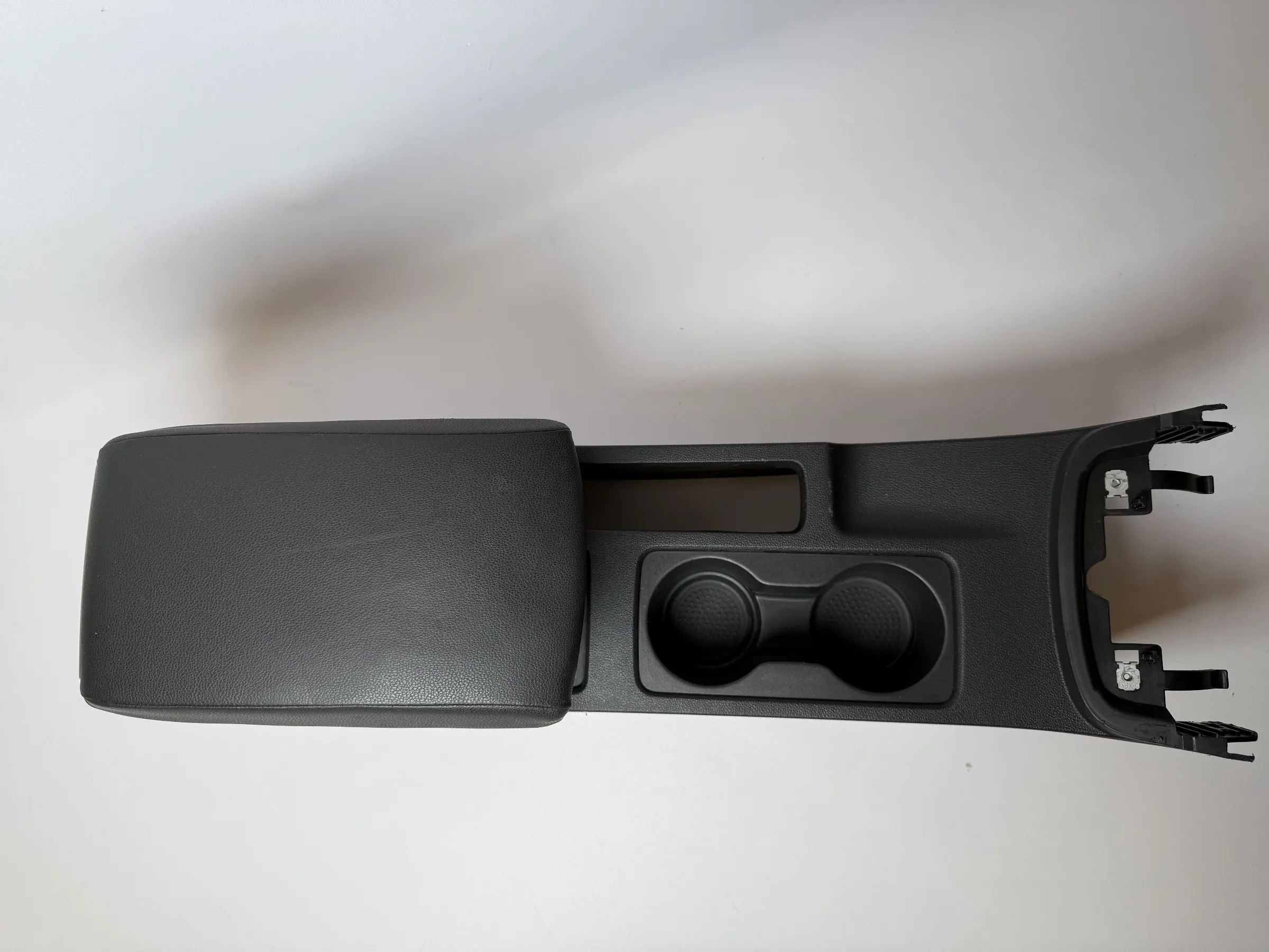Oryginalna konsola środkowa schowek Seat Leon III 3 (5F) 5F0 863 243 / 241