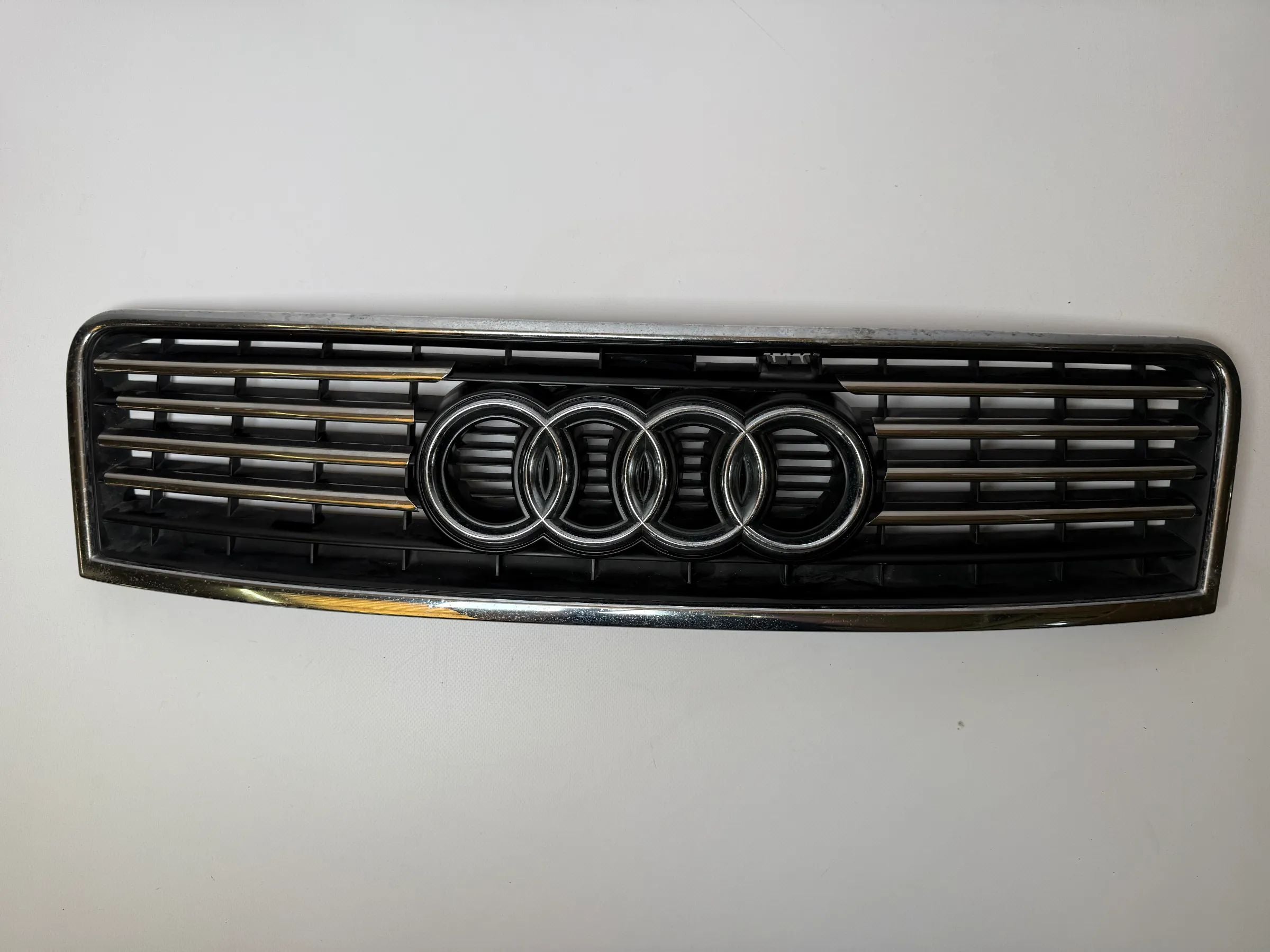 Original Audi A6 (4B5/4B6, 4B2/4B4) front grille 4B0 853 651 F 