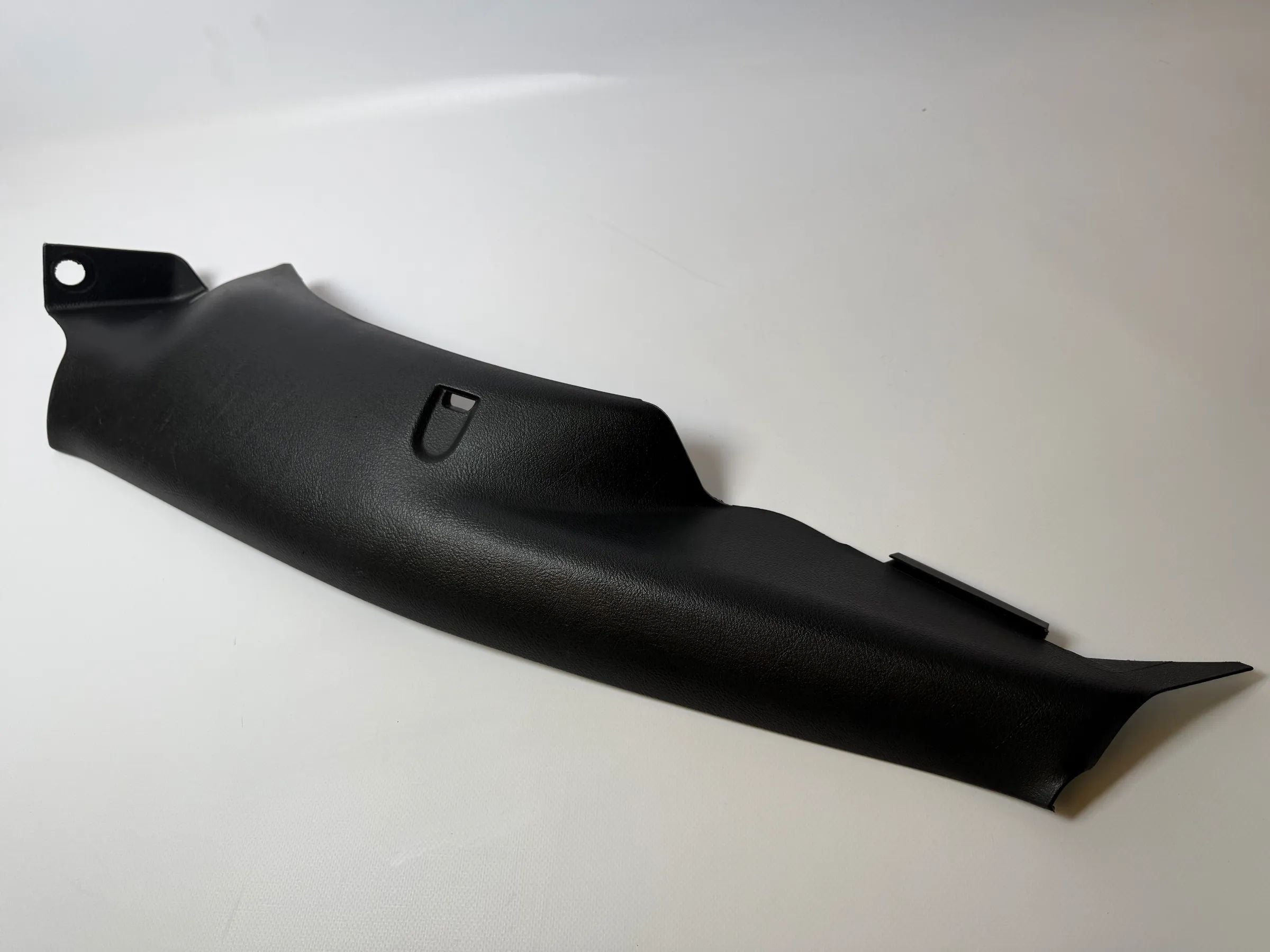 Oryginalna osłona boczna słupka C lewa VW Golf 4 IV 1J4 867 767 A