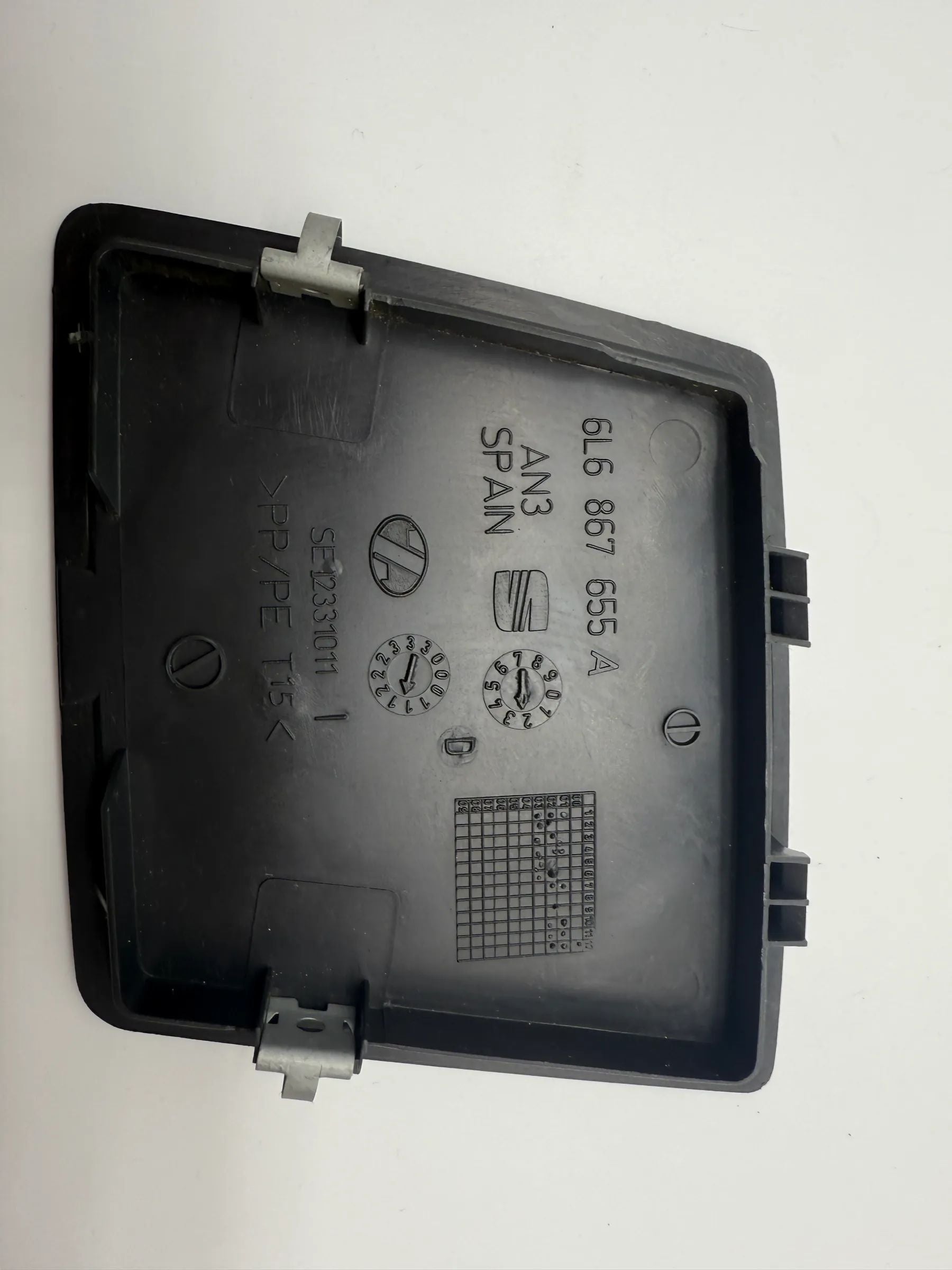 Original Seat Ibiza III 3 Wartungsklappe Abdeckung Heckklappe Links 6L6867655A
