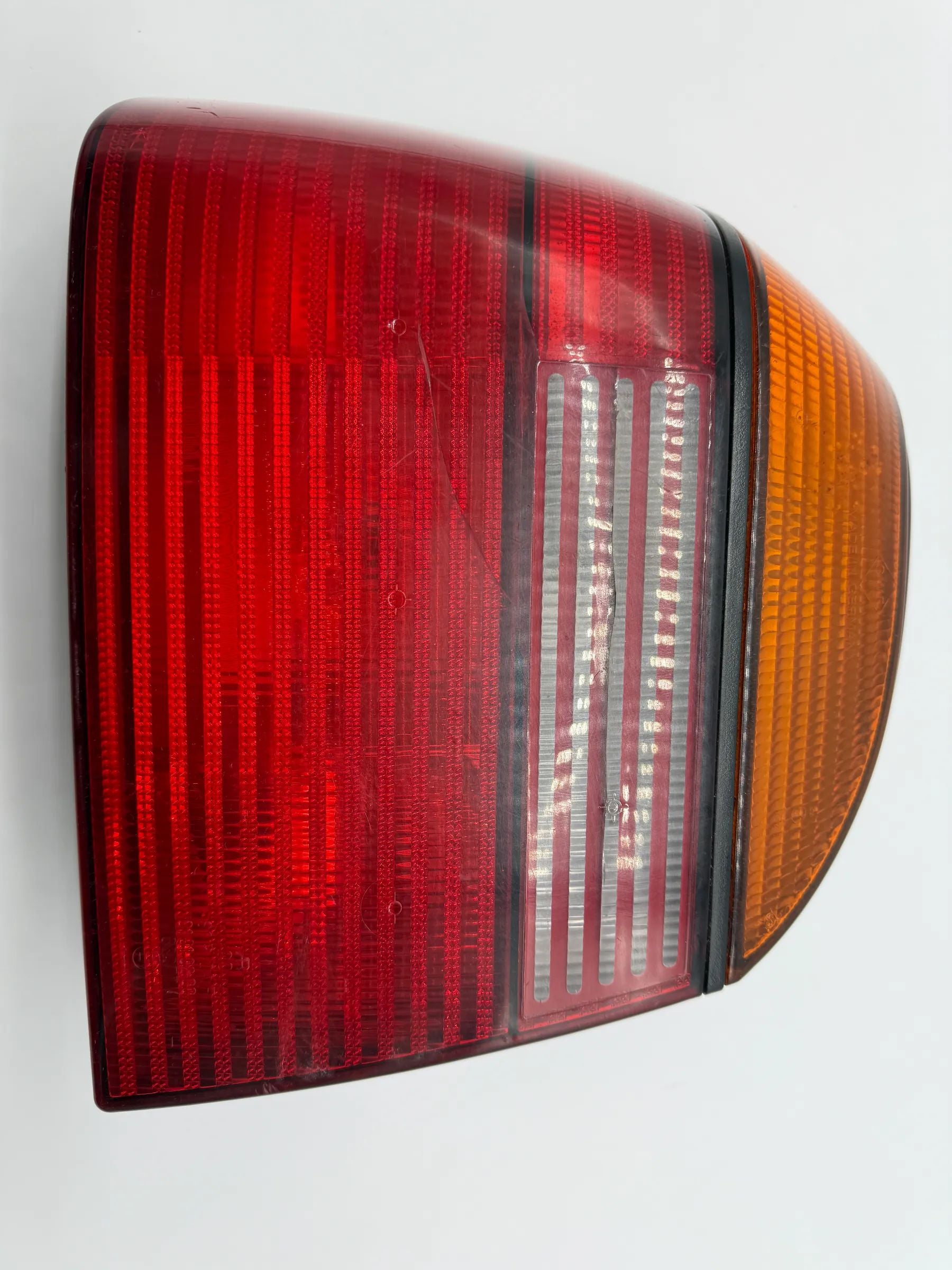 Oryginalne tylne światło hamowania lewe VW Golf 3 III Cabrio 1H6945111D
