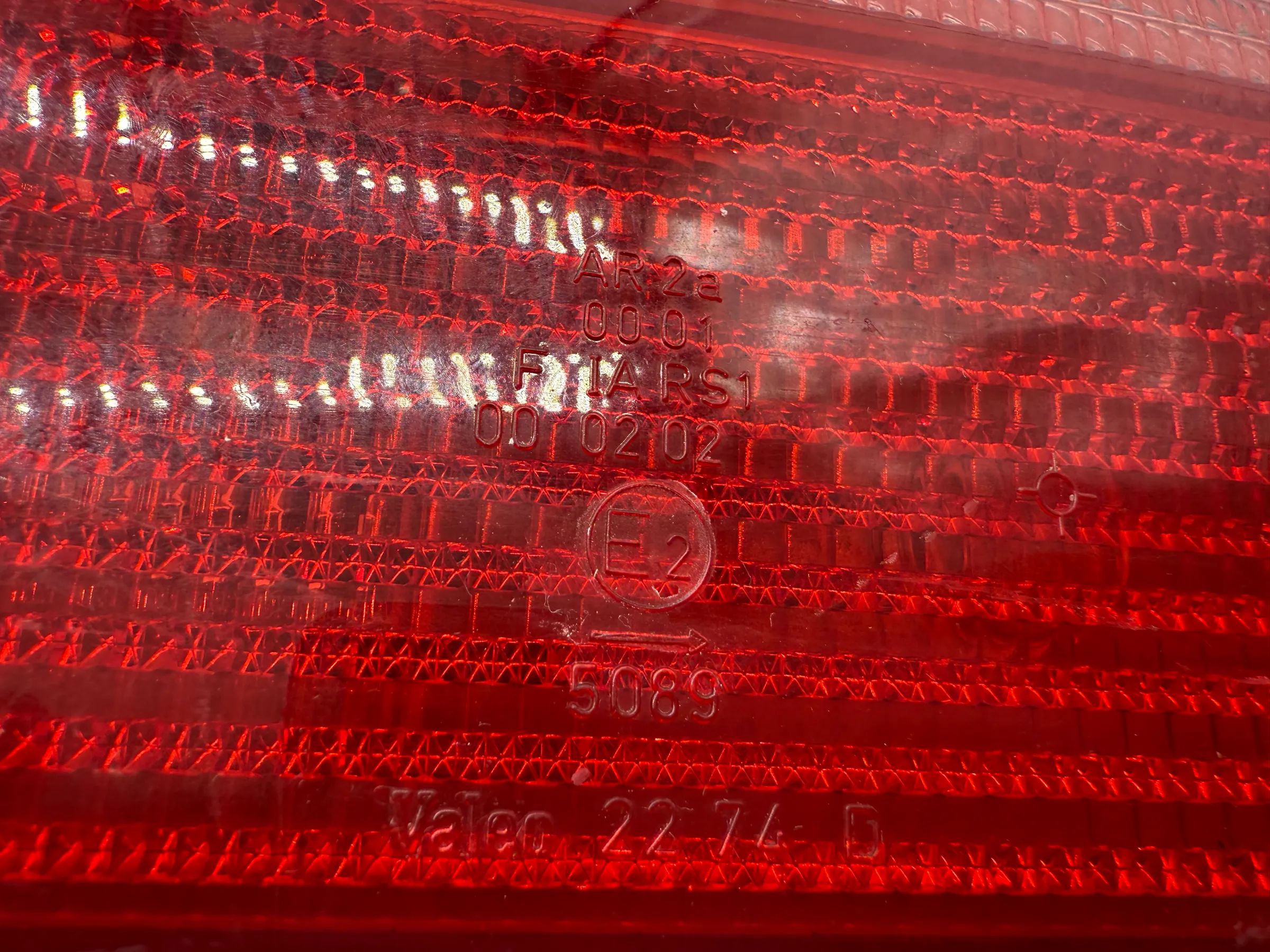 Original Peugeot 106 (1A/1C) Rück- & Bremsleuchte Rechts 2274D