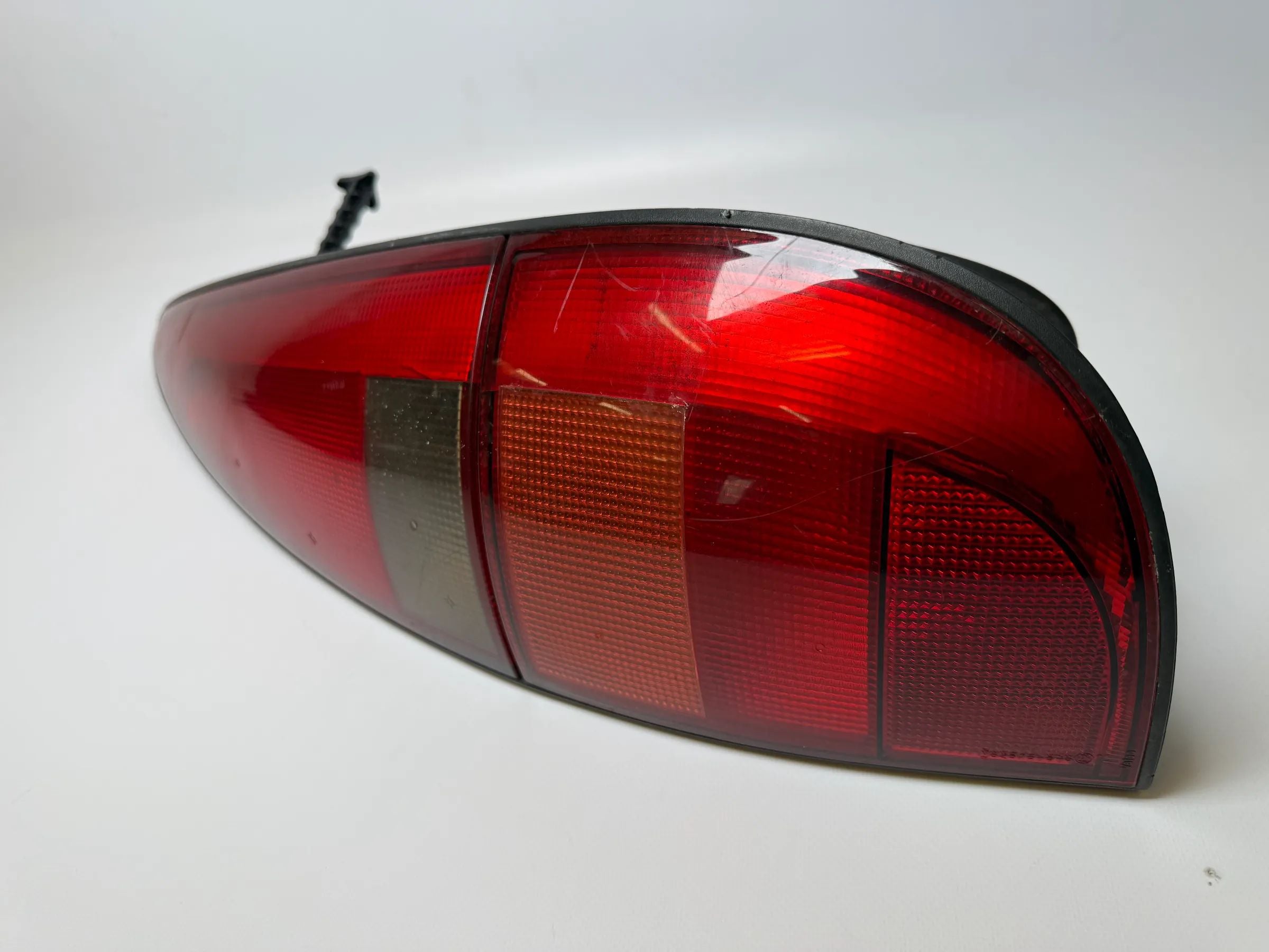 Oryginalne tylne światło lewe Renault Laguna I (56) Valeo 2261