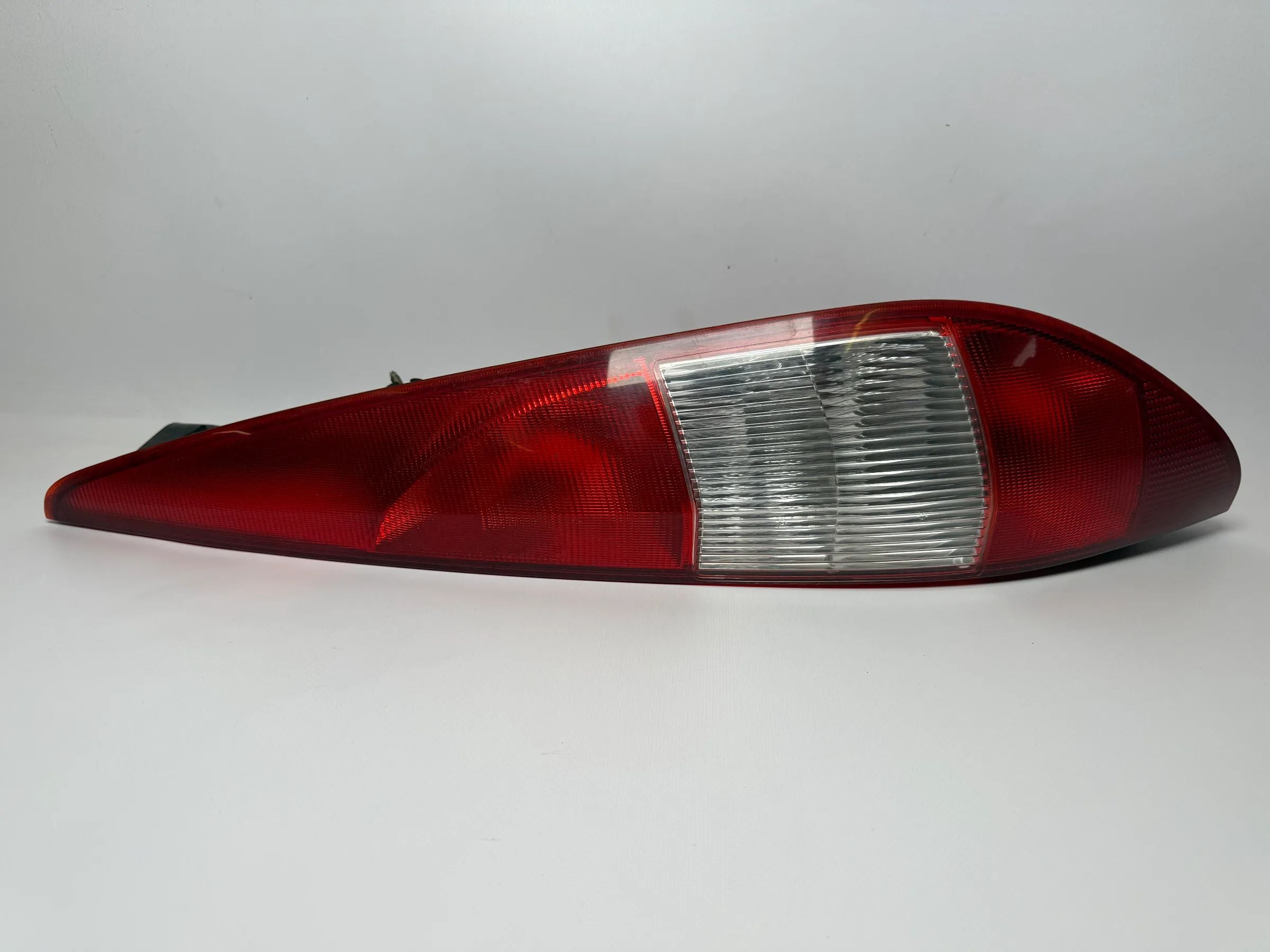 Original Ford Mondeo III (B5Y/BWY), Rücklicht Heckleuchte Rechts 1S71-13404-C RH