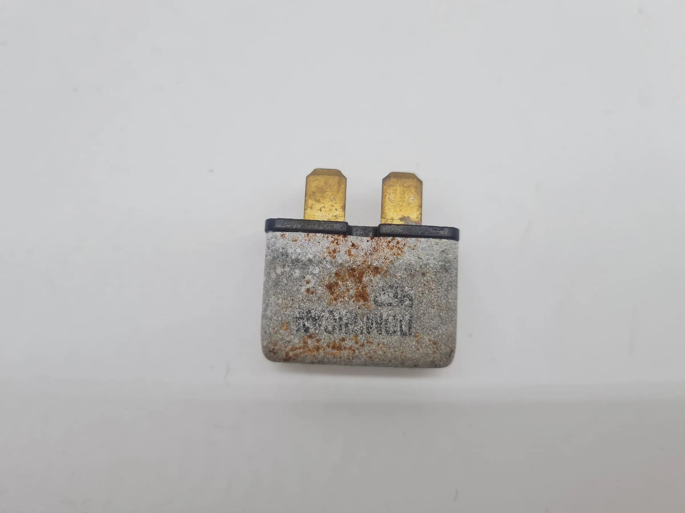 Original Audi A6 (4B2/4B4) Sicherung Thermosicherung 443937105A