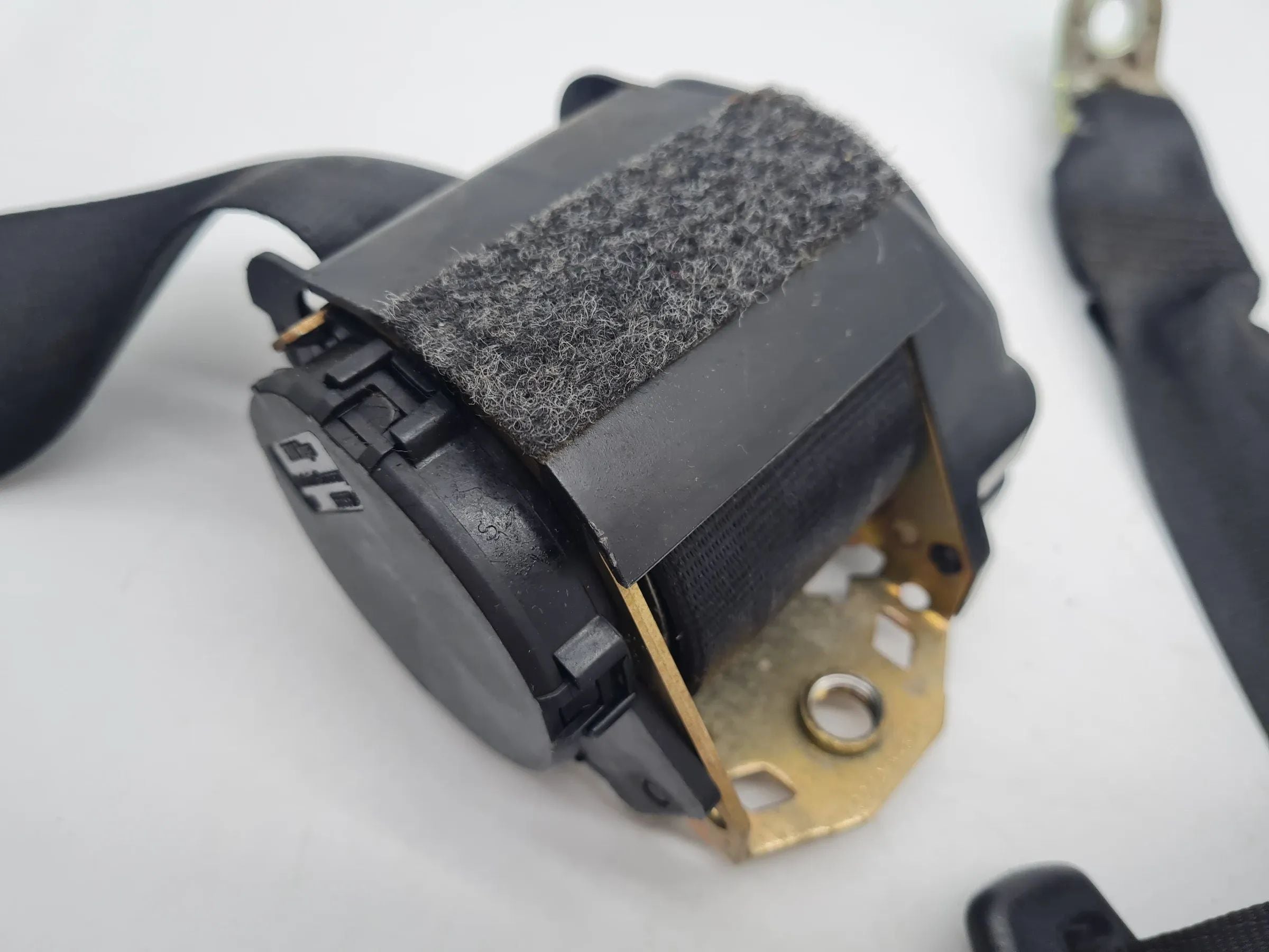 Original Audi A6 (4B2/4B4) Sicherheitsgurt Hinten Mitte 8D1941824