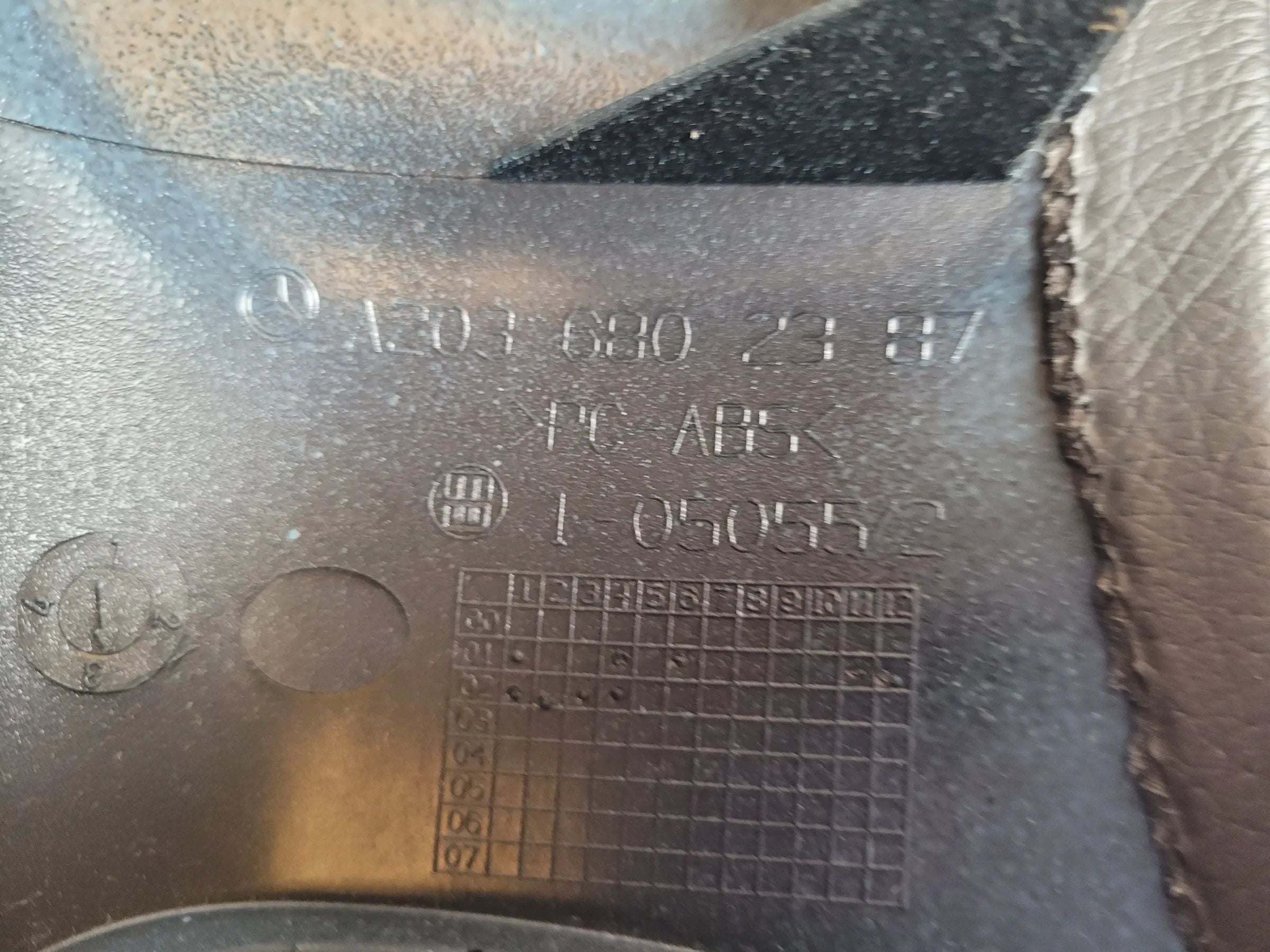 Original Mercedes-Benz C-Klasse (W203) Verkleidung Lenksäule Links A2036802387