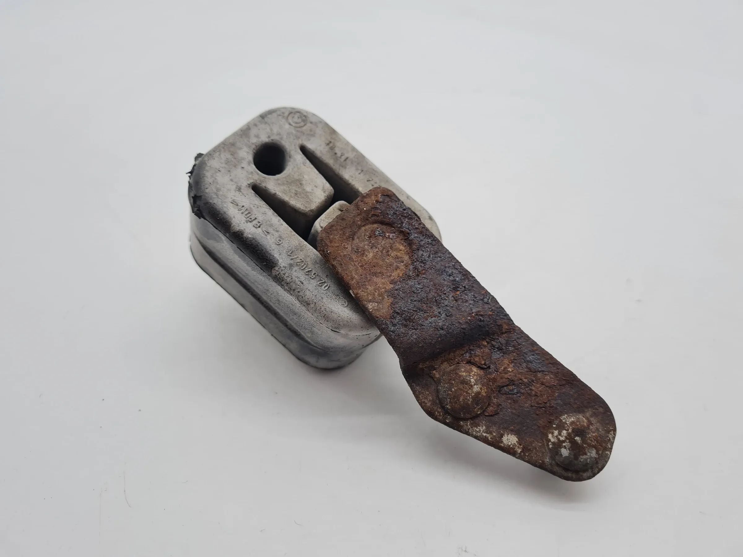 Original BMW 5er (E39) Auspuffhalter 18.21-1745359