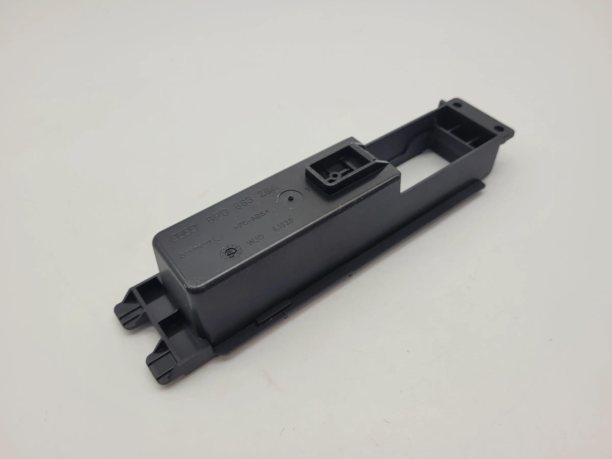 Original Audi A3 Sportback (8E) Ablage Fach Mittelkonsole 8P0863284