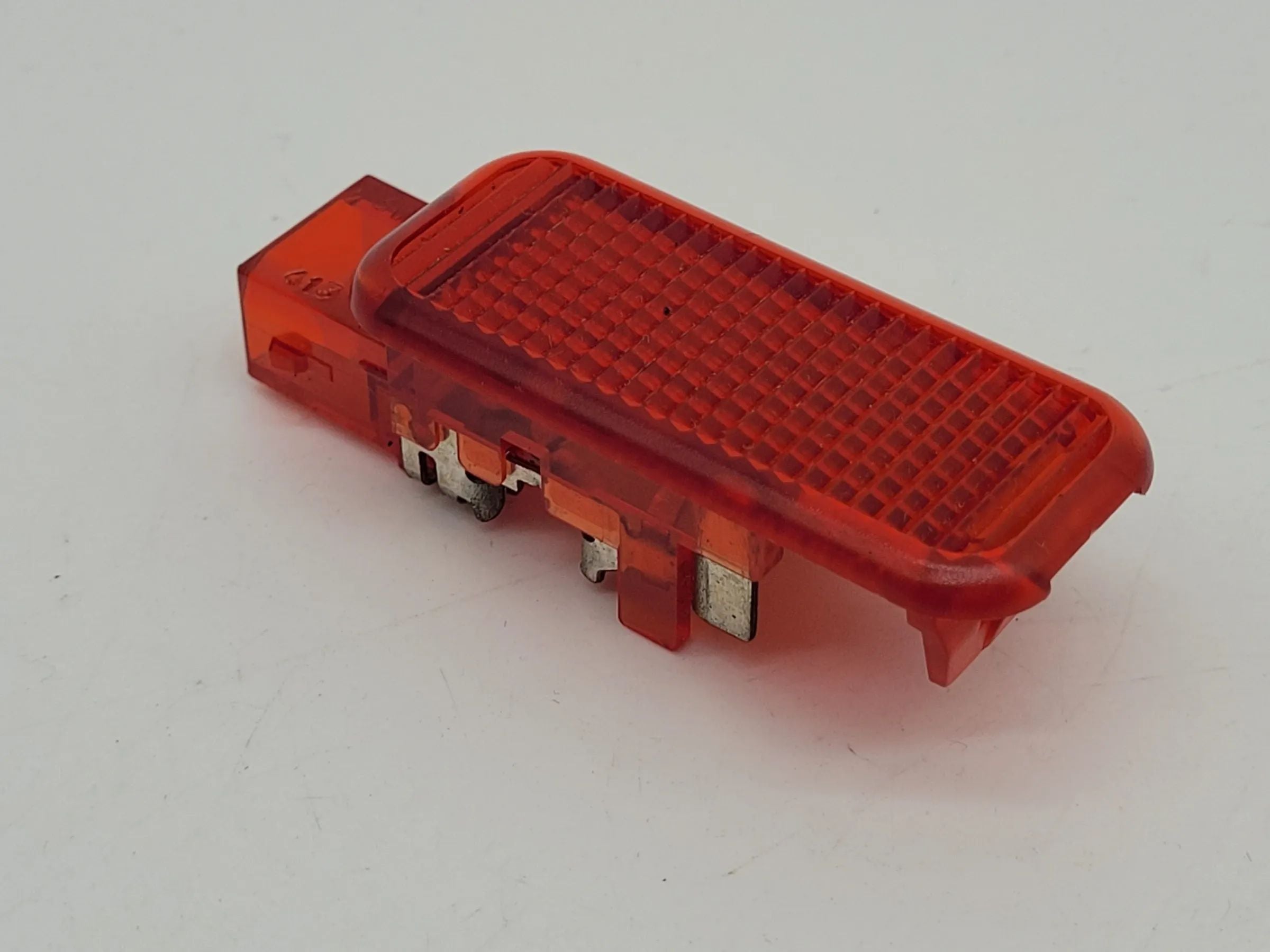 Original Audi A4 (8E/B6/B7) Türleuchte Türlicht Leuchte Rot L/R 8D0947411