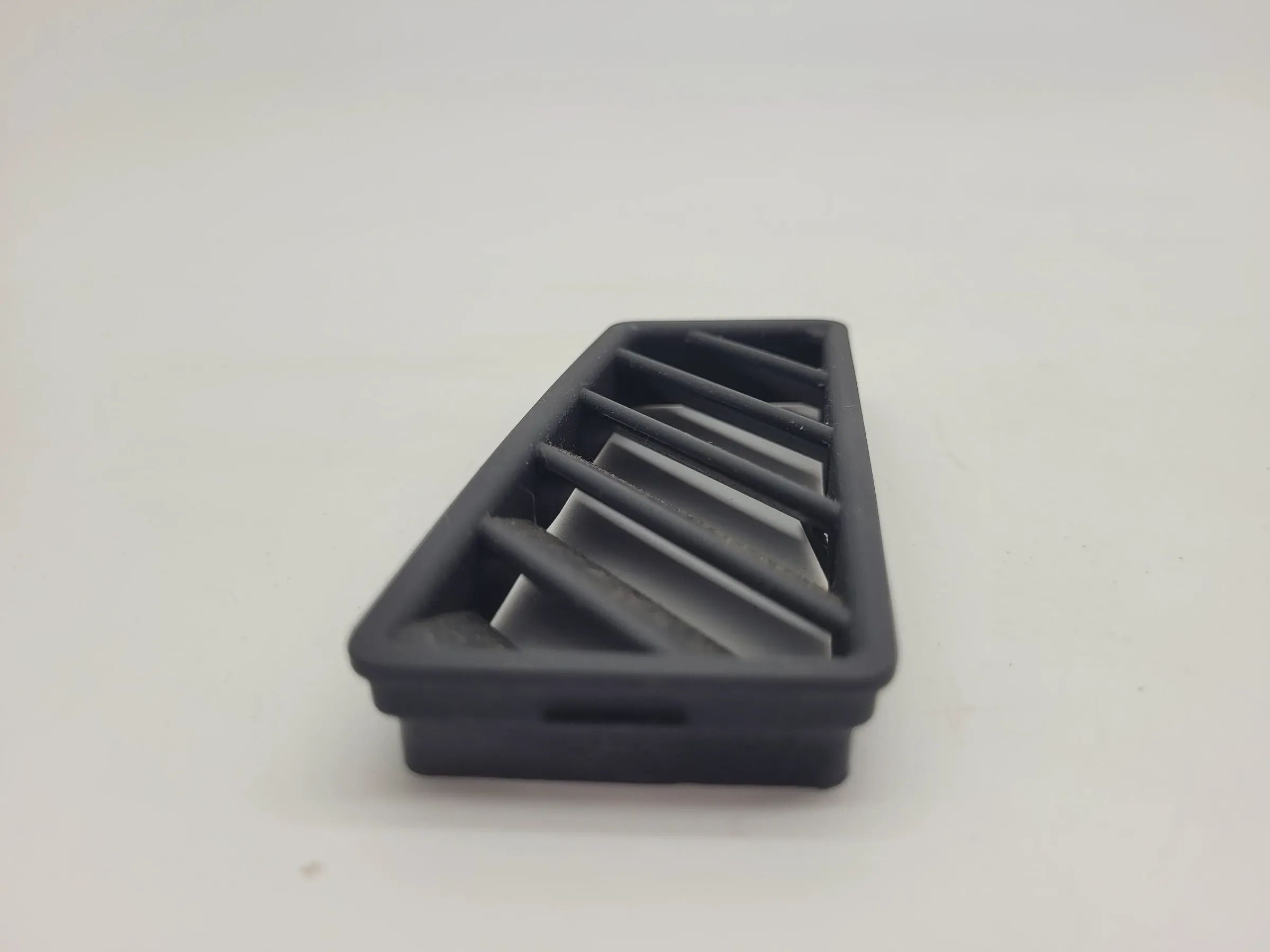 Original Audi A4 (8E/B6/B7) Luftgitter Blende Armaturenbrett Links 8E0819793B