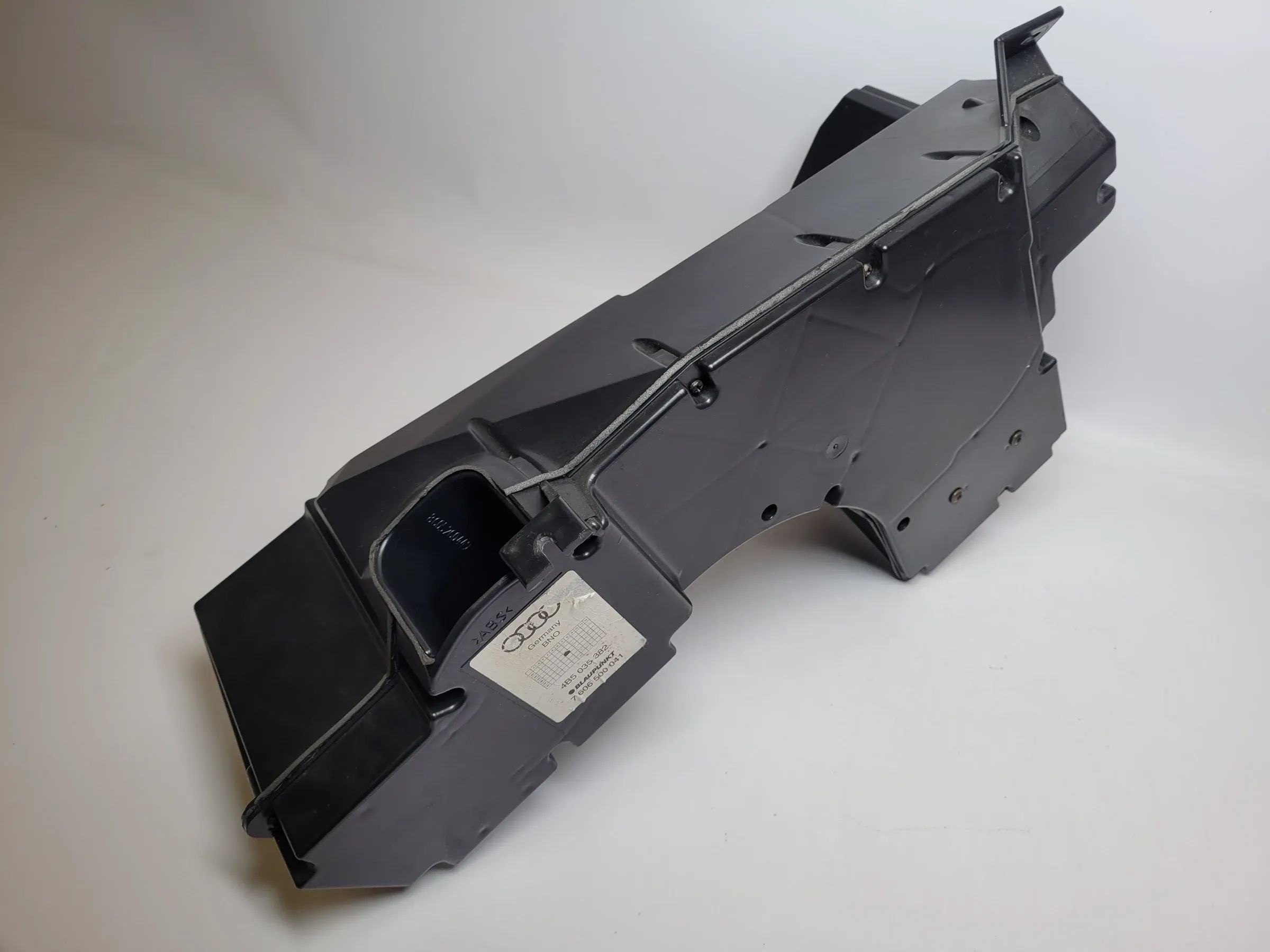 Original Audi A6 (4B2/4B4) Subwoofer Blaupunkt Rechts Hinten 4B5035382
