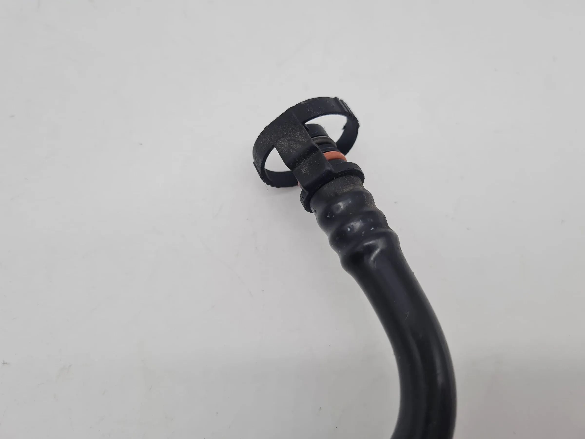 Original BMW 5er (E60/E61/M54) Entlüftungsleitung Tank 13.90-7521857-02