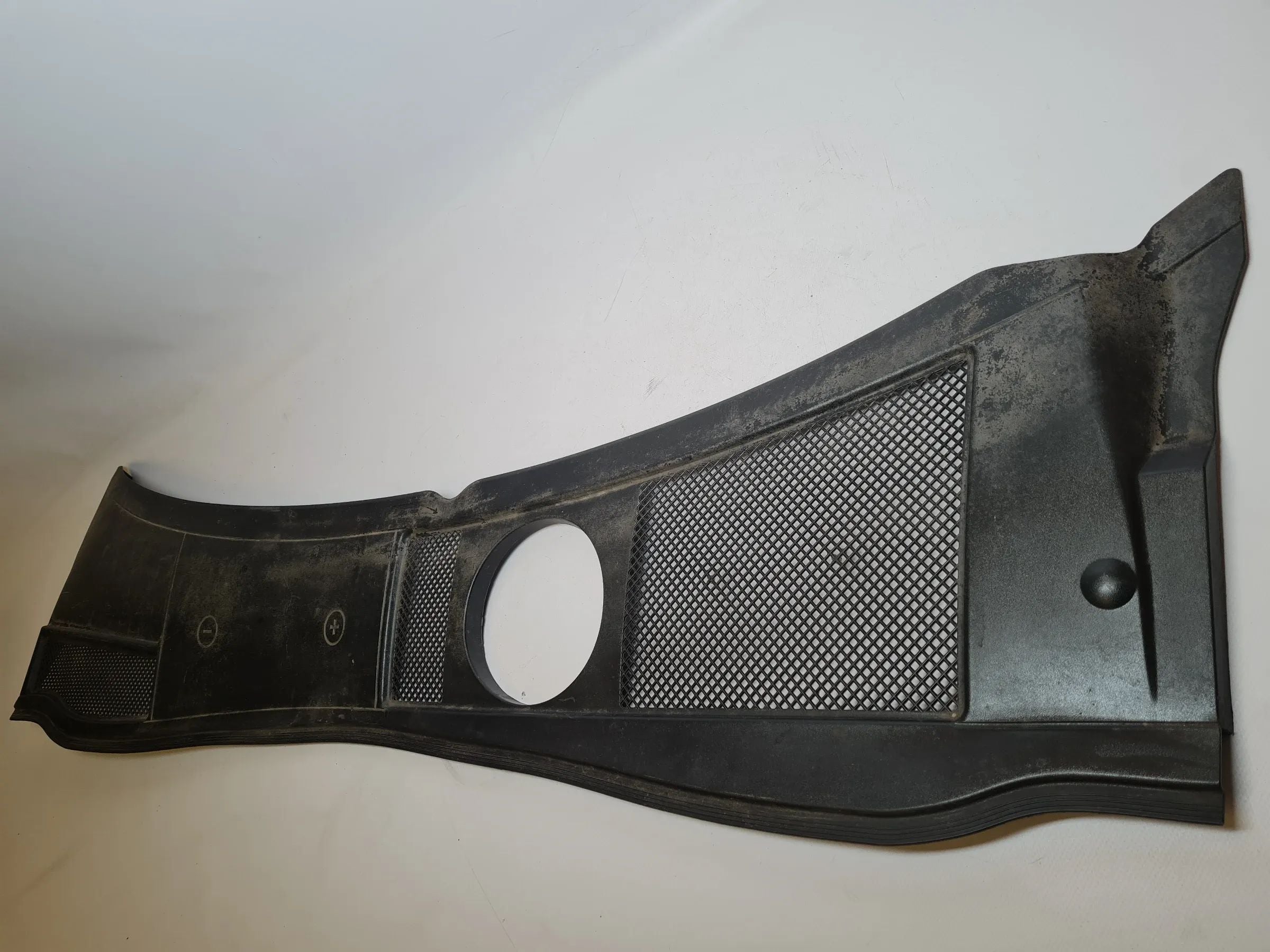 Original Audi A6 (4B2/4B4) Abdeckung Wasserkasten Batterie 4B1819447