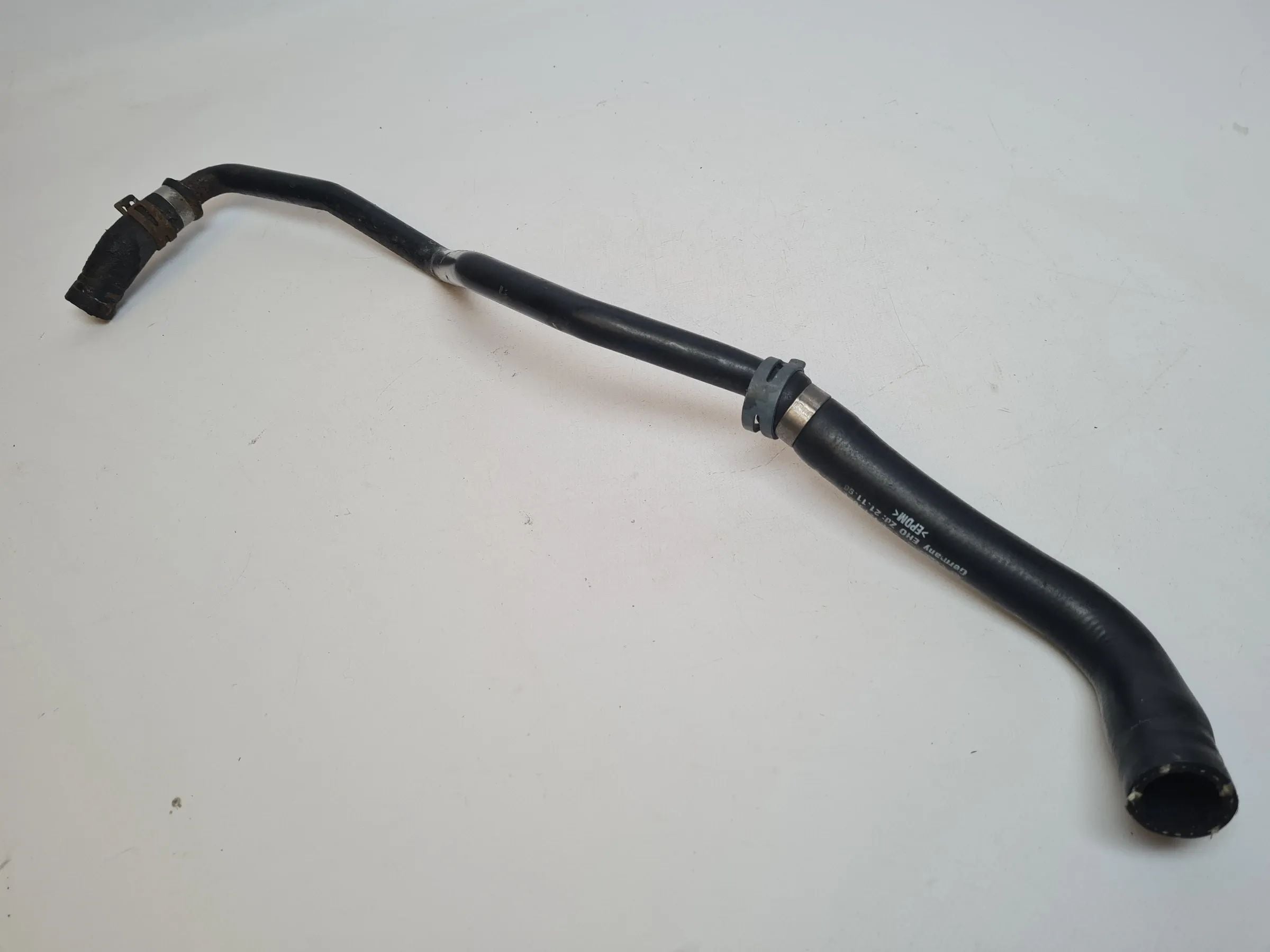 Original Audi A6 (4B2/4B4) 2.4 V6 Kühlerschlauch Kühlwasser 8D0121109E