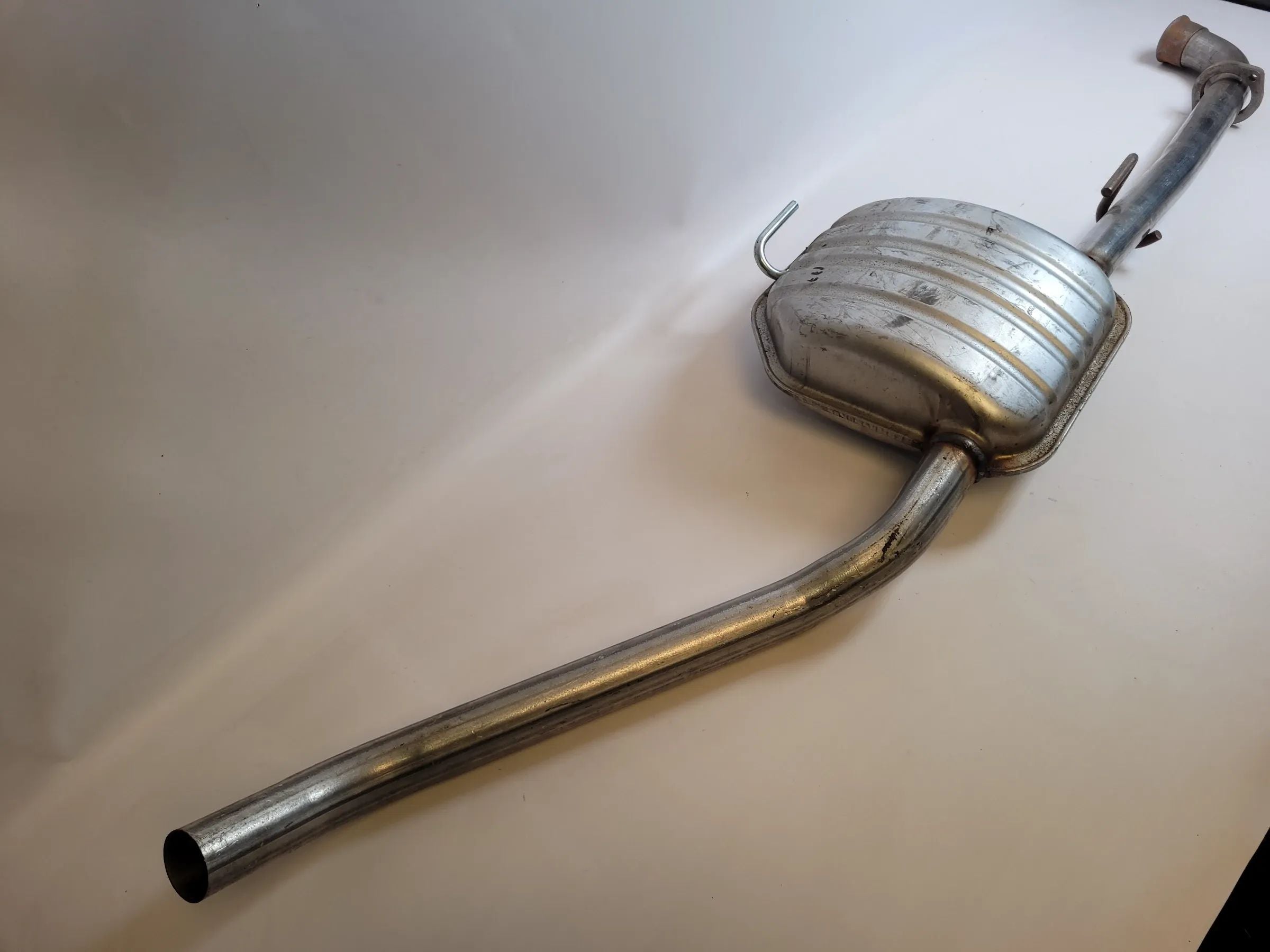 Original Opel Omega B (V94) Mittelschalldämpfer Auspuff 90528003