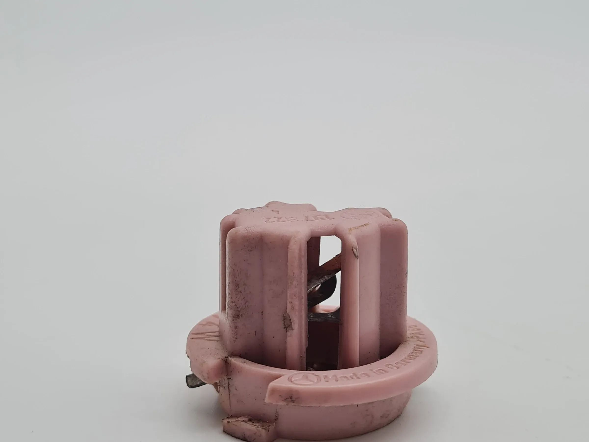 Original Mercedes E-Klasse (W210) Rückleuchte Lampe Fassung L/R 197822