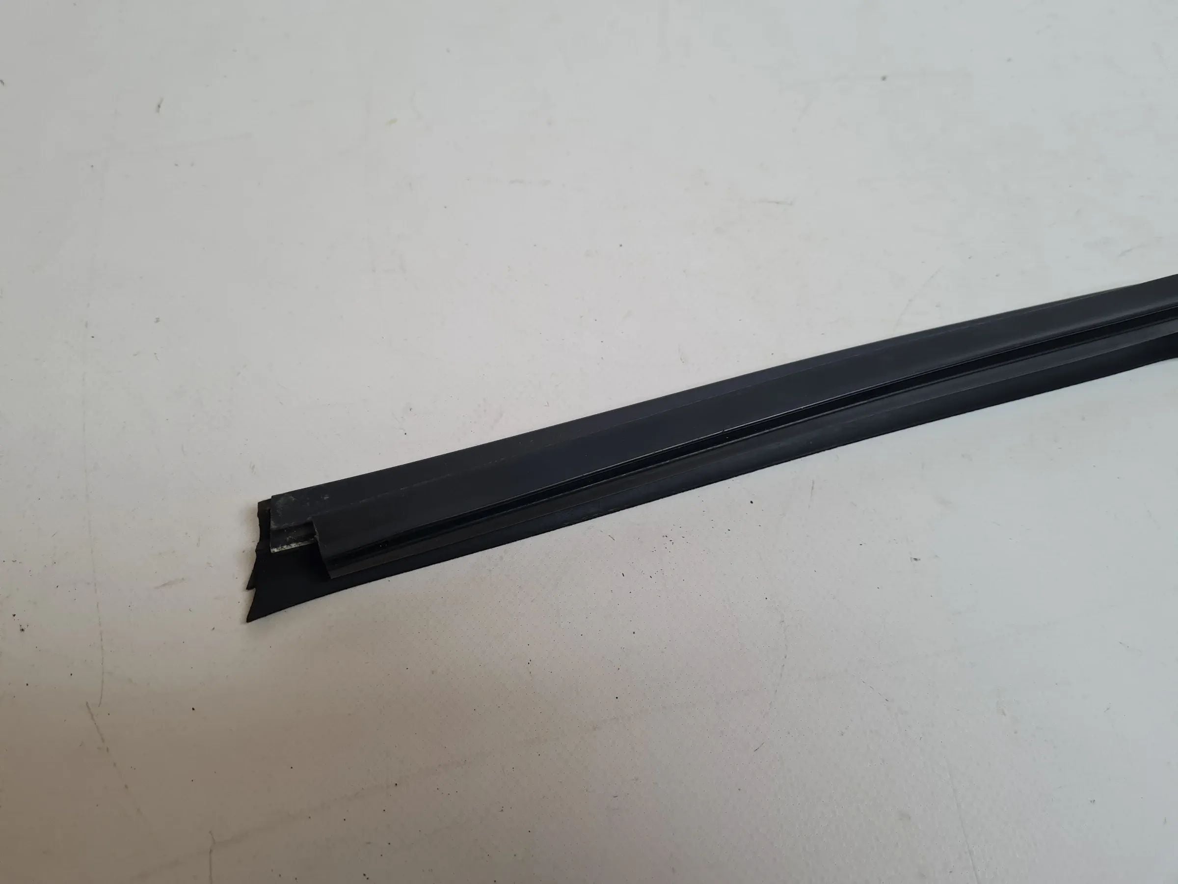 Original Audi A4 (8E/B6/B7) Tür Fenster Dichtung Leiste Rechts Hinten 8E0839480