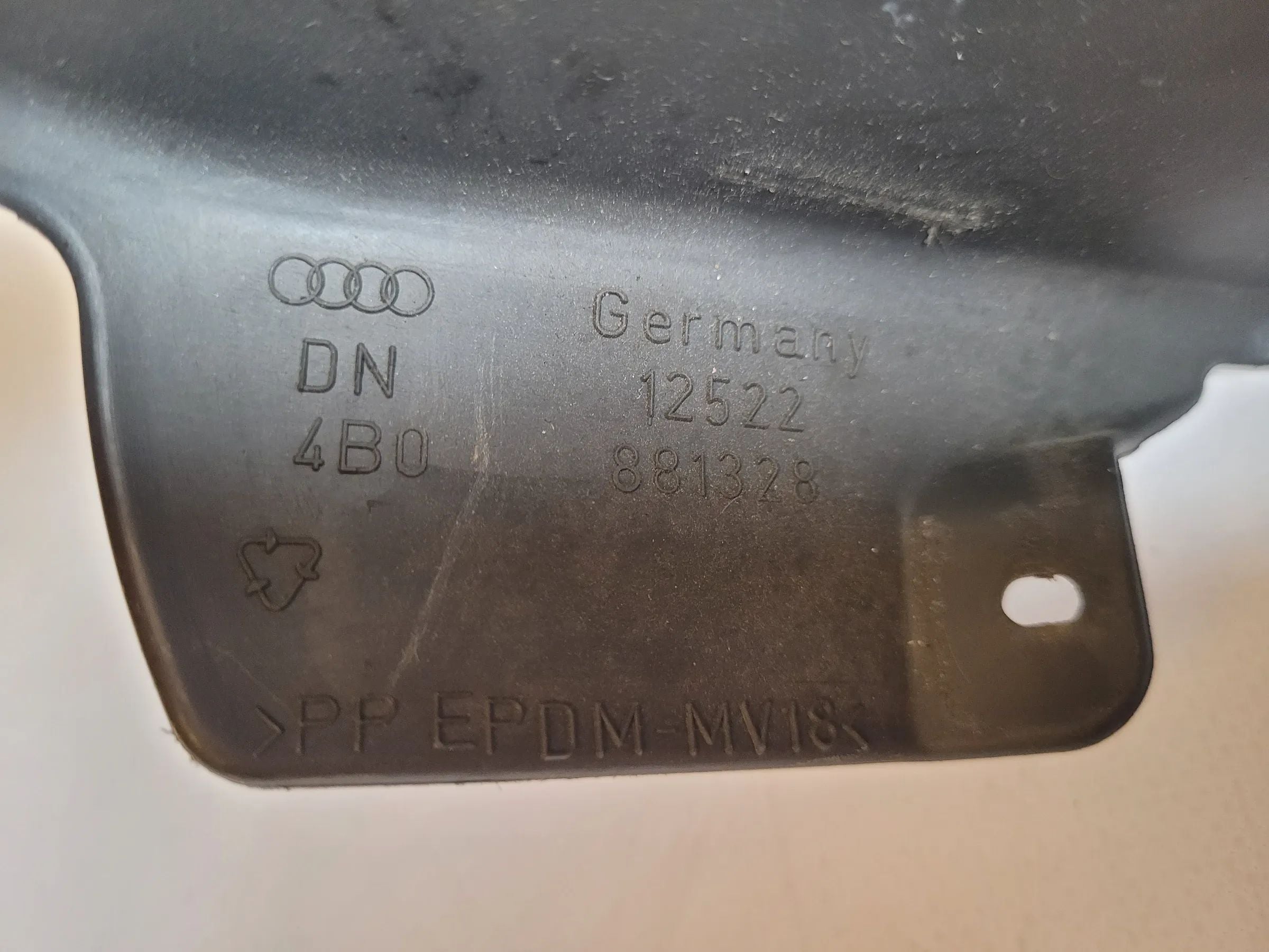 Original Audi A6 (4B2/4B4) Sitzverkleidung Beifahrersitz Rechts, 4B0881328