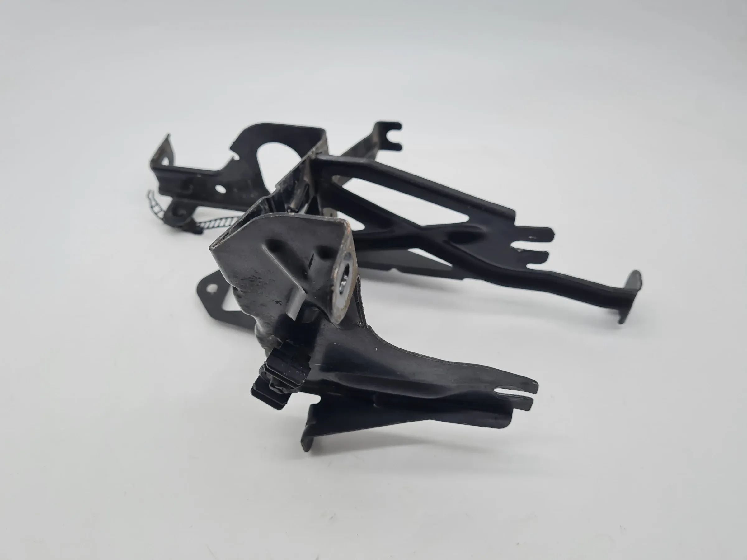 Original Audi A4 S4 B7 (8E/8H) Halterung Träger ABS Hydraulik 8E0614119